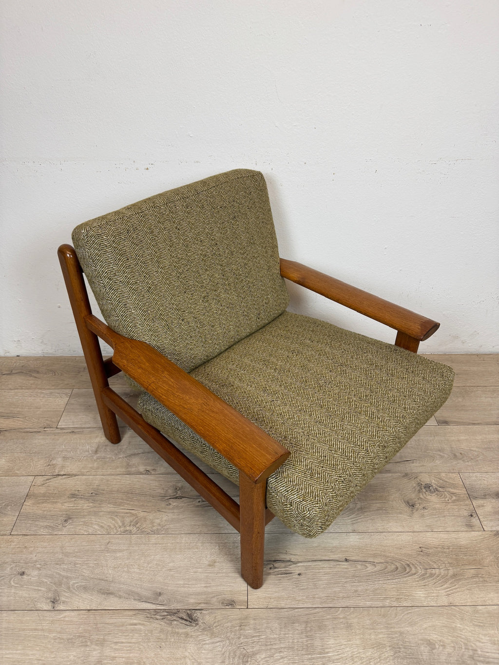 Poltrona di Poul Volther modello 390