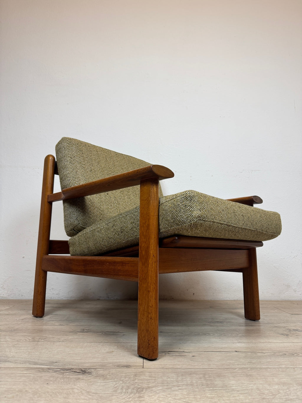 Poltrona di Poul Volther modello 390