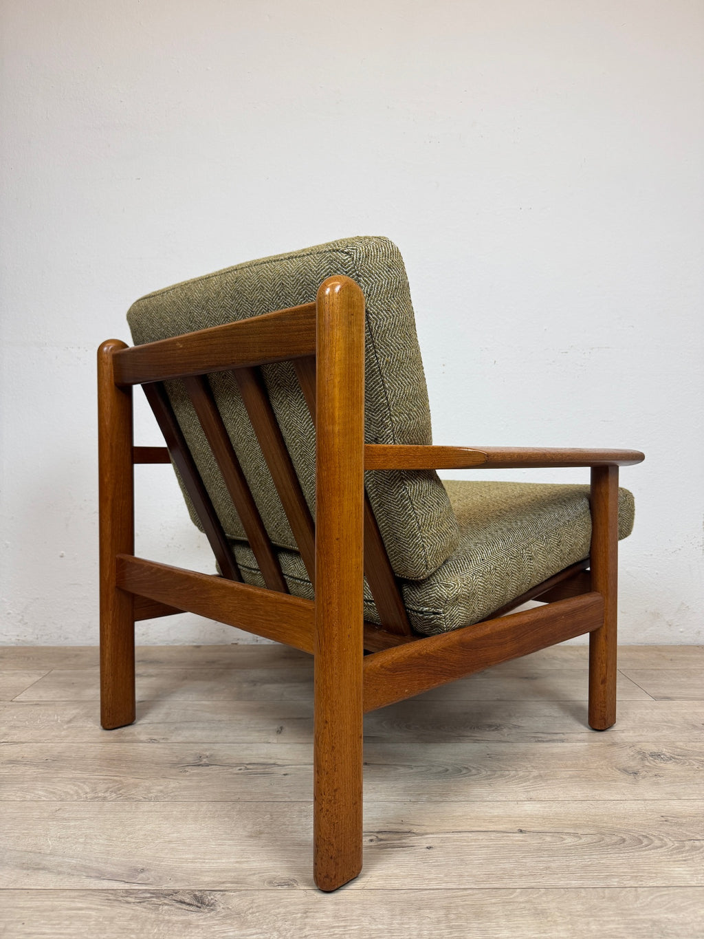 Poltrona di Poul Volther modello 390