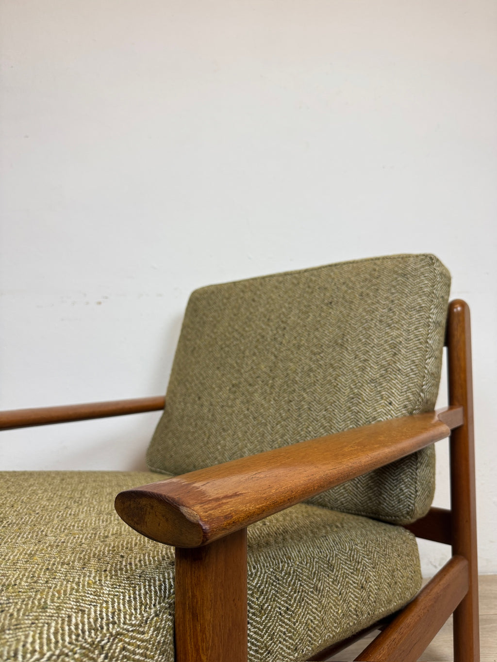 Poltrona di Poul Volther modello 390