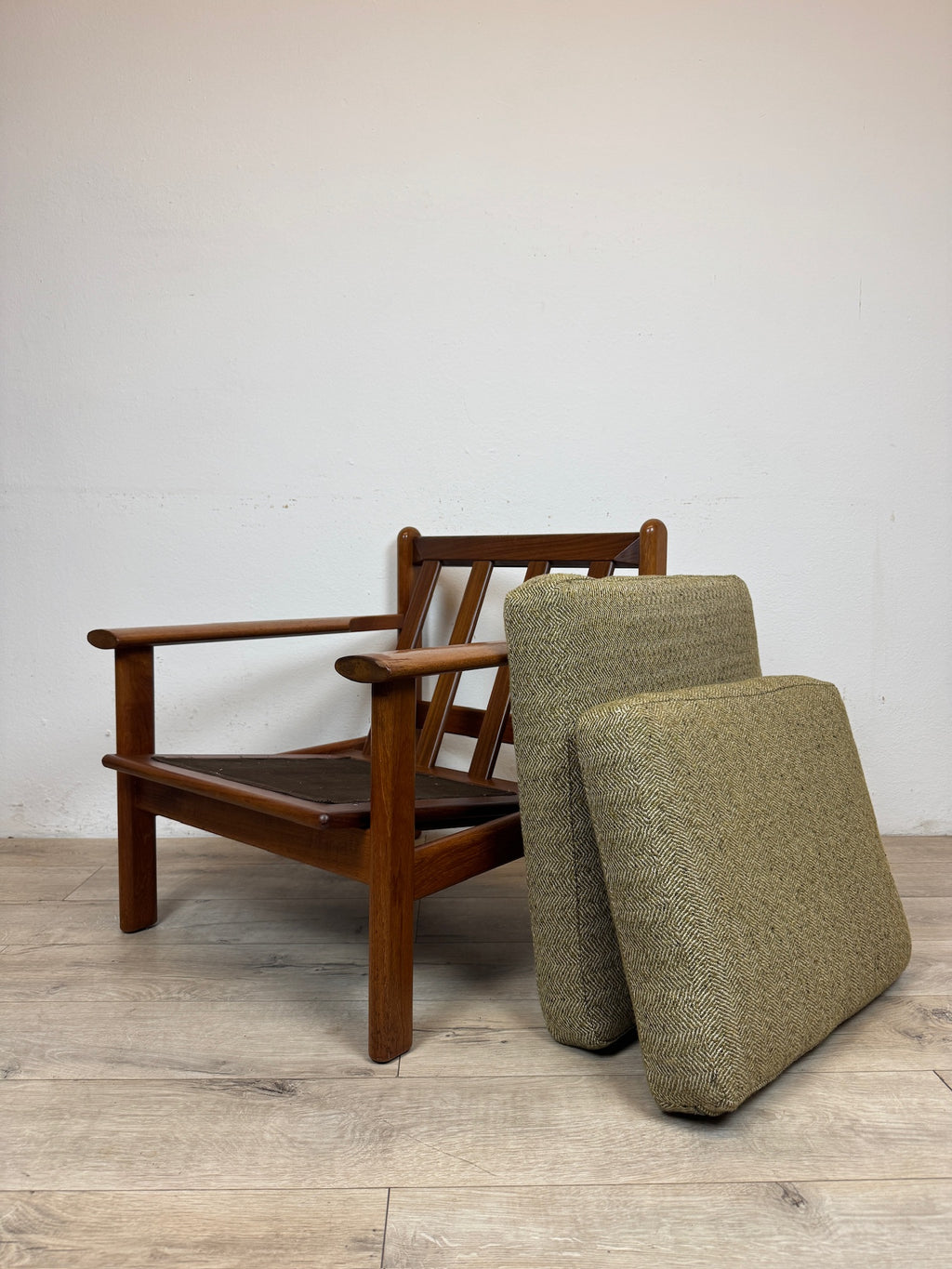 Poltrona di Poul Volther modello 390