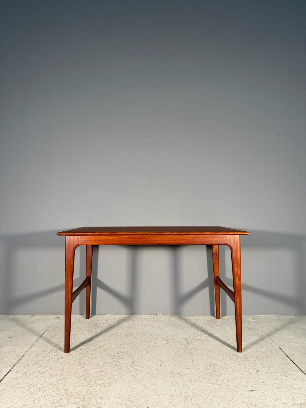 Scrivania in teak Anni 60