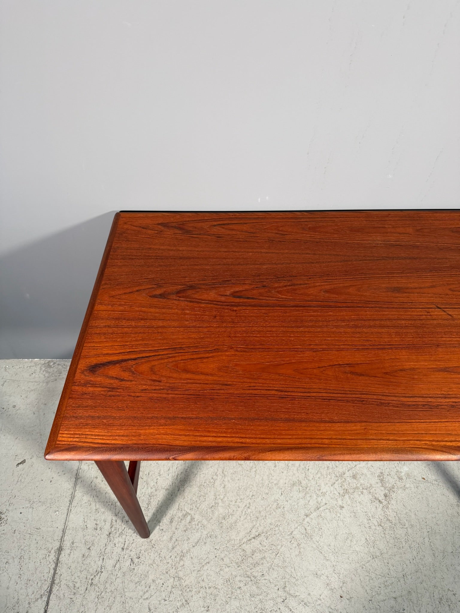 Scrivania in teak Anni 60