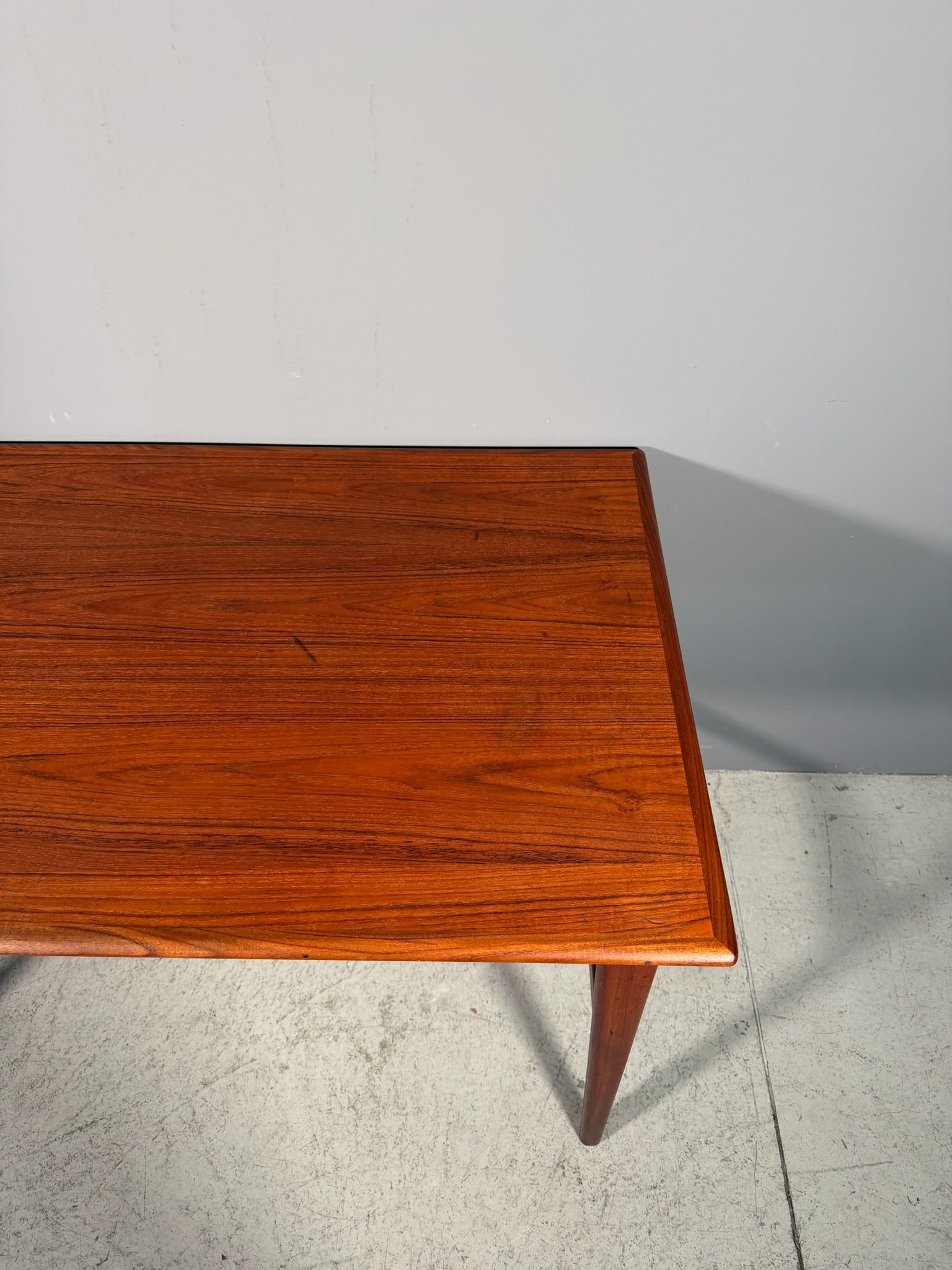 Scrivania in teak Anni 60
