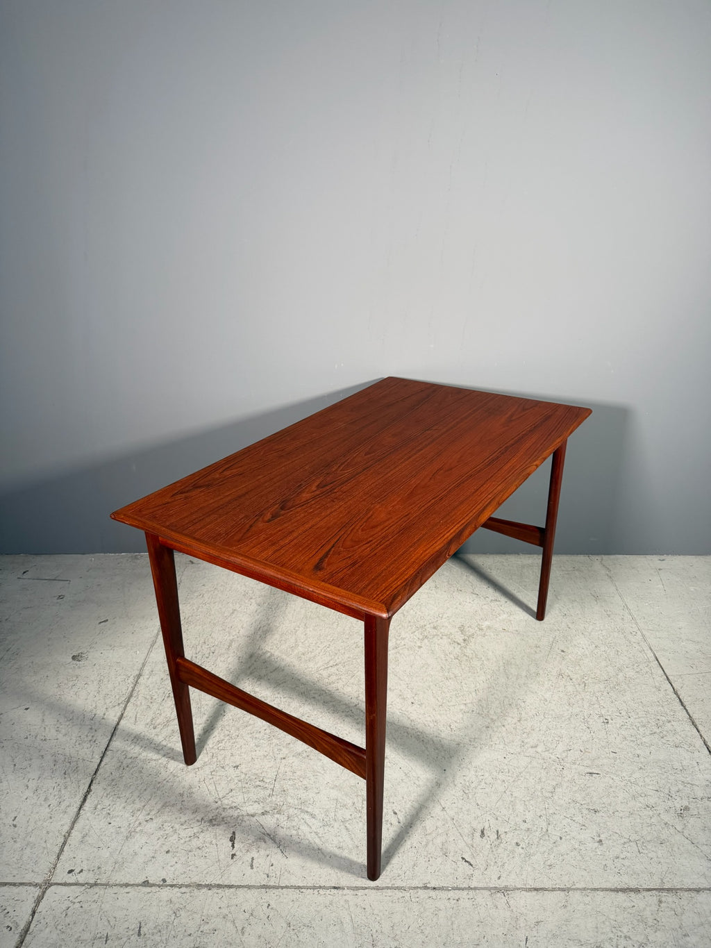 Scrivania in teak Anni 60
