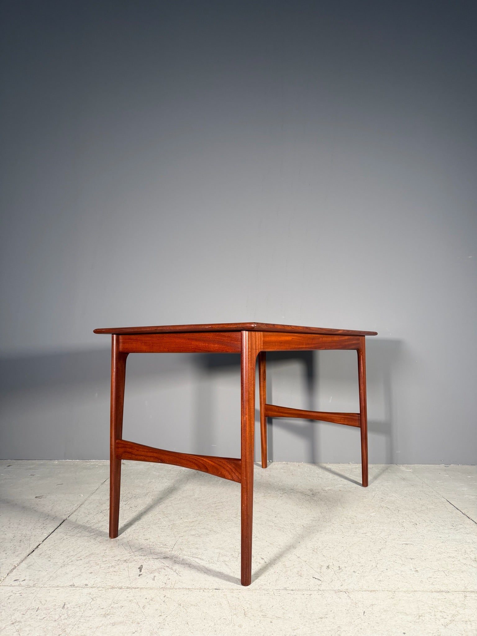 Scrivania in teak Anni 60