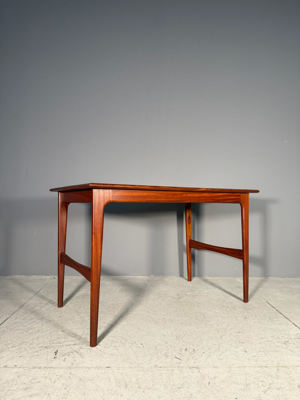 Scrivania in teak Anni 60