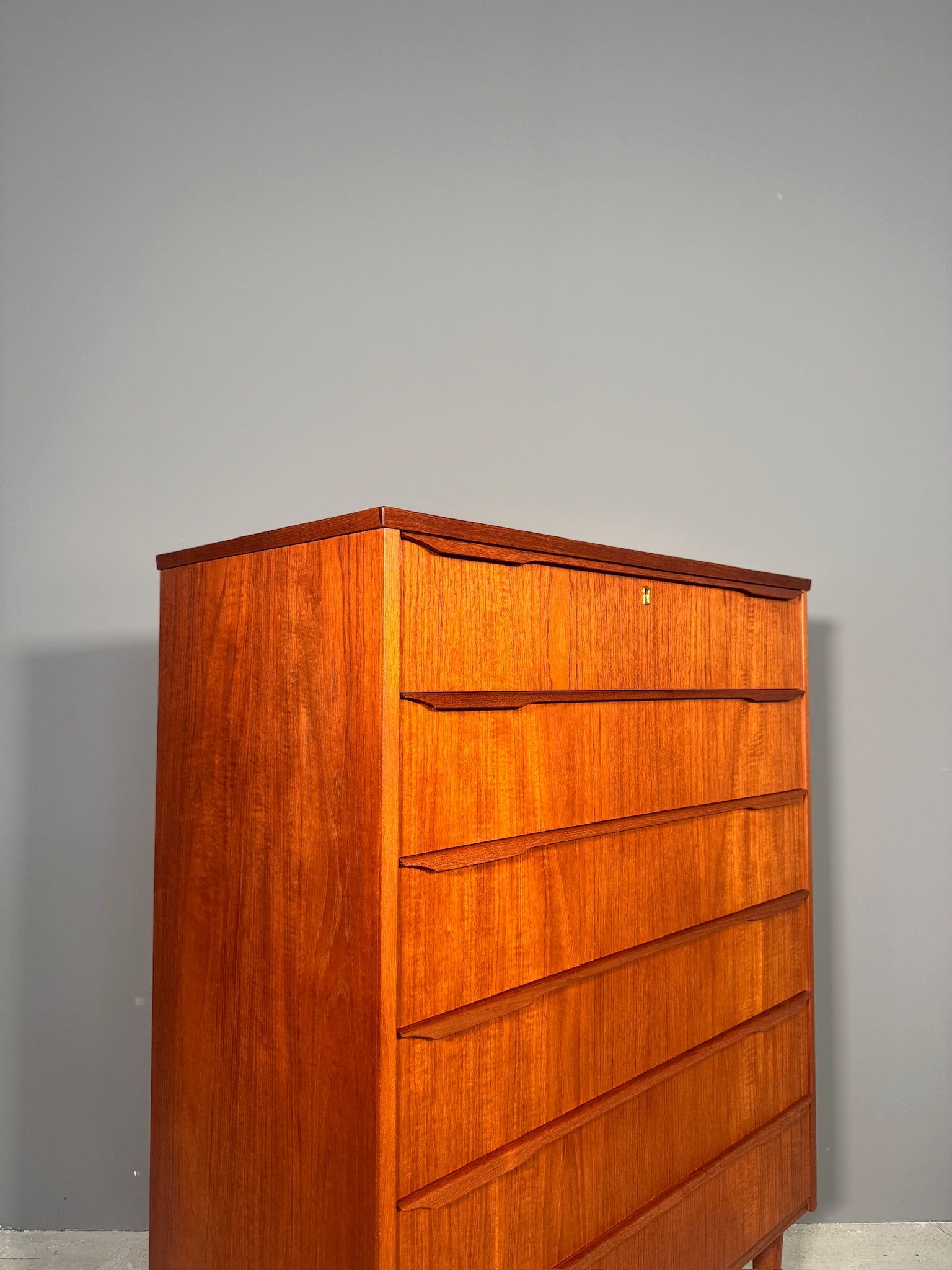Cassettiera danese in teak anni 60