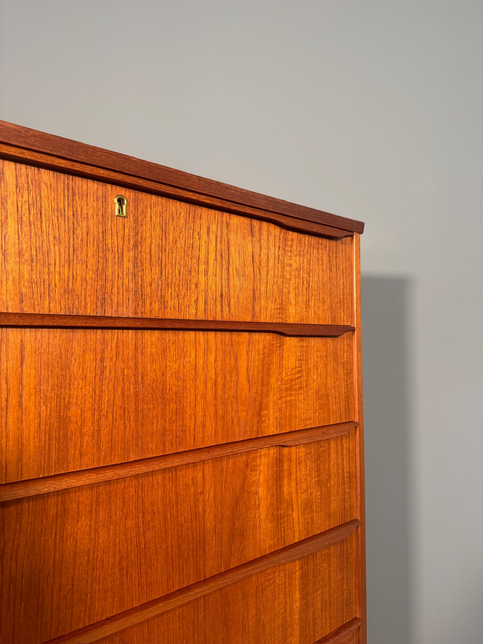 Cassettiera danese in teak anni 60