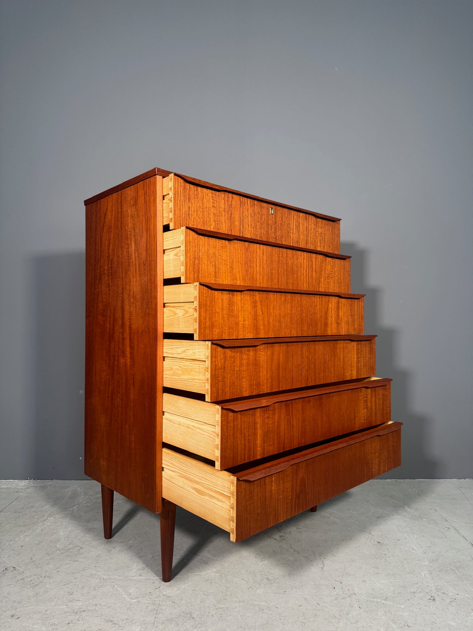 Cassettiera danese in teak anni 60