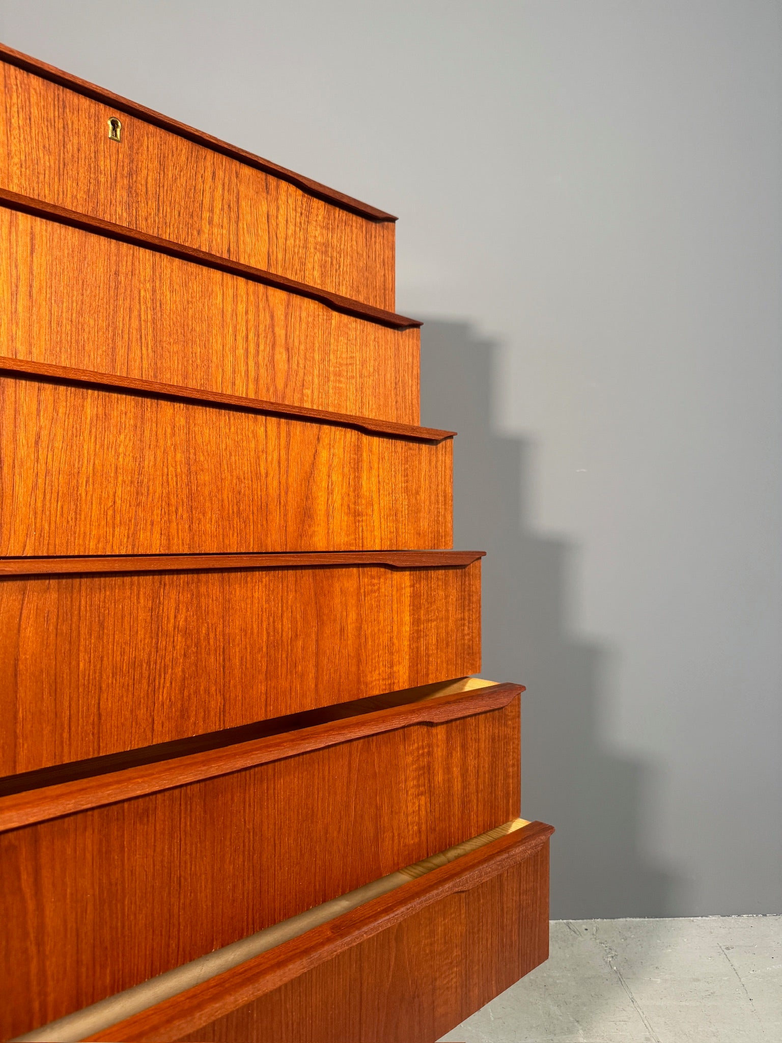 Cassettiera danese in teak anni 60