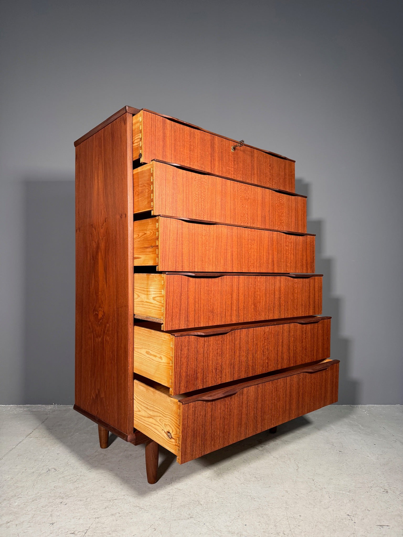 Cassettiera danese in teak