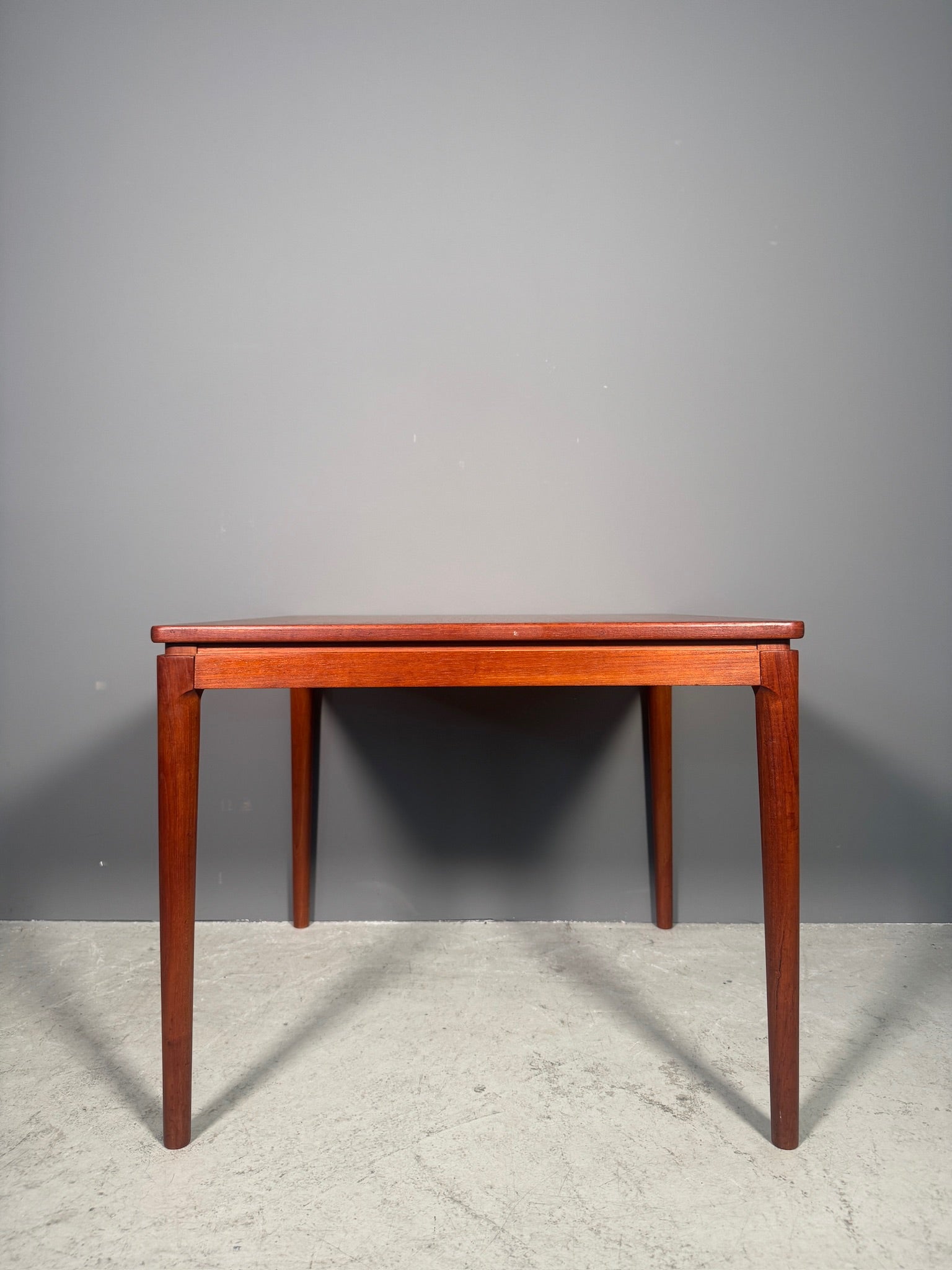 Tavolino in teak anni 60