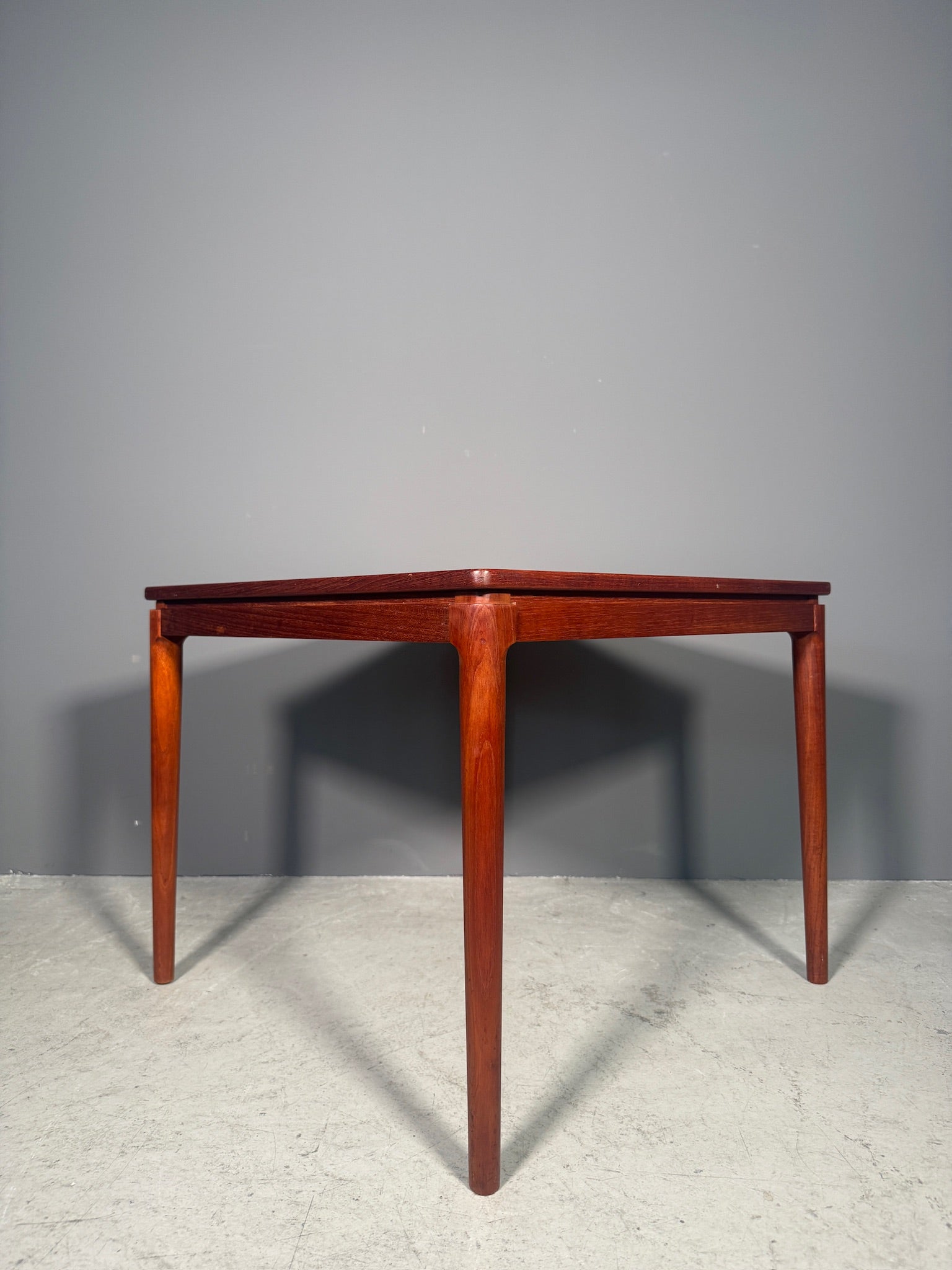 Tavolino in teak anni 60