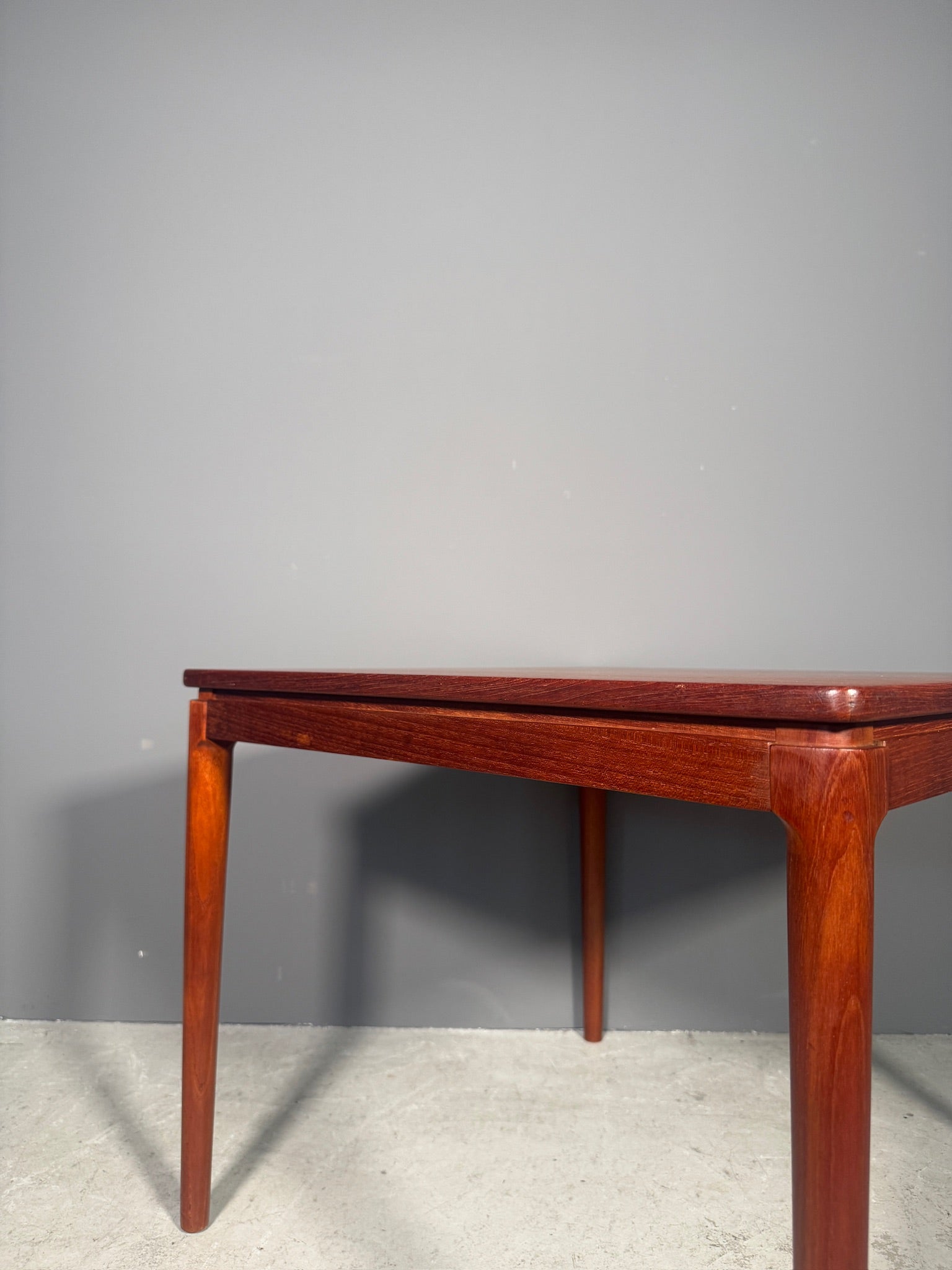 Tavolino in teak anni 60
