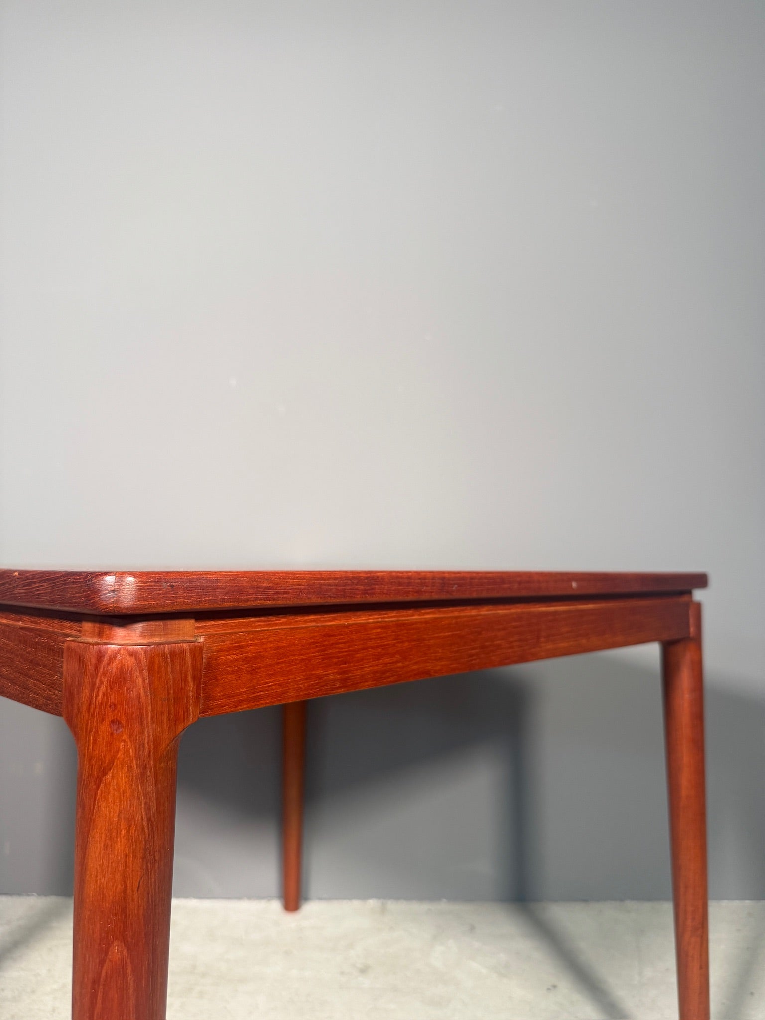 Tavolino in teak anni 60