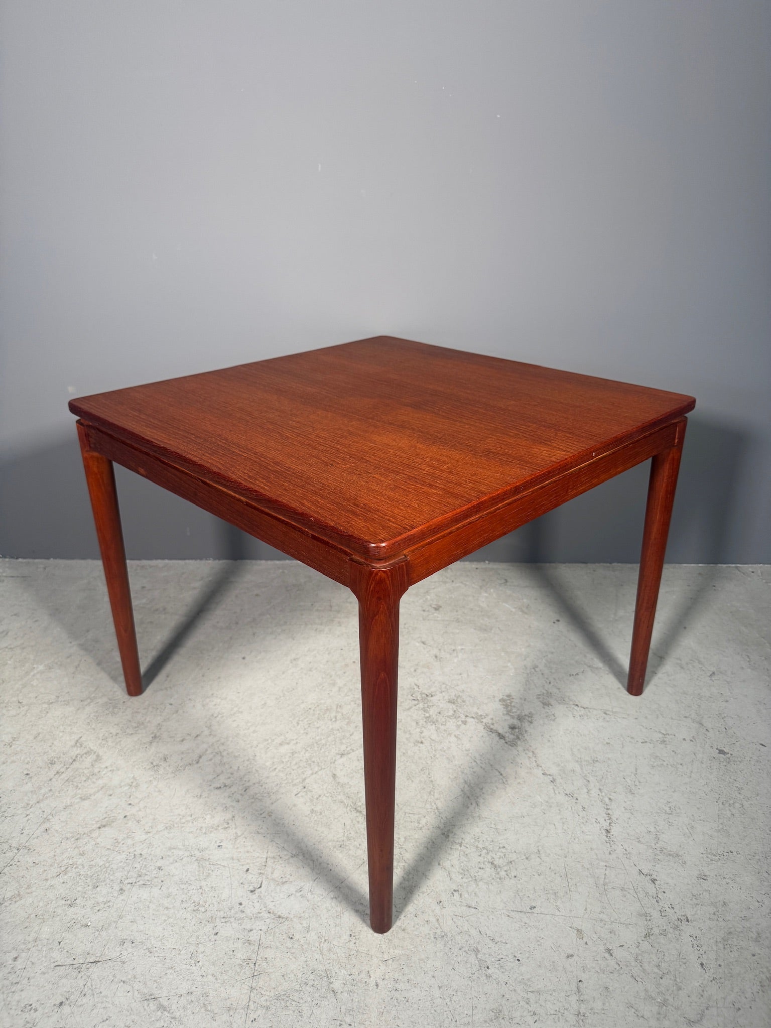 Tavolino in teak anni 60