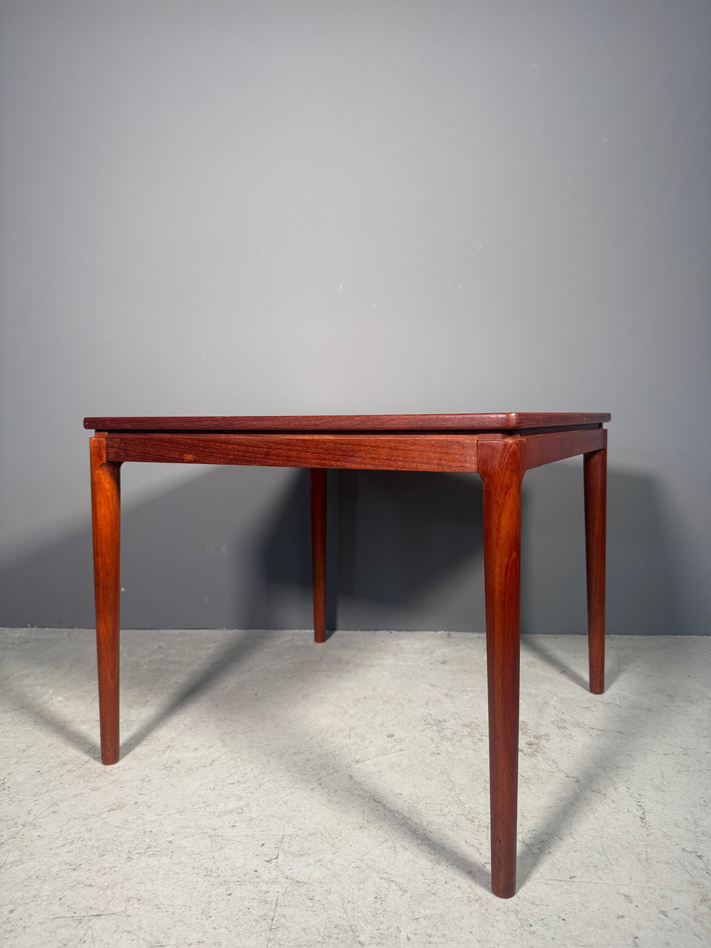 Tavolino in teak anni 60