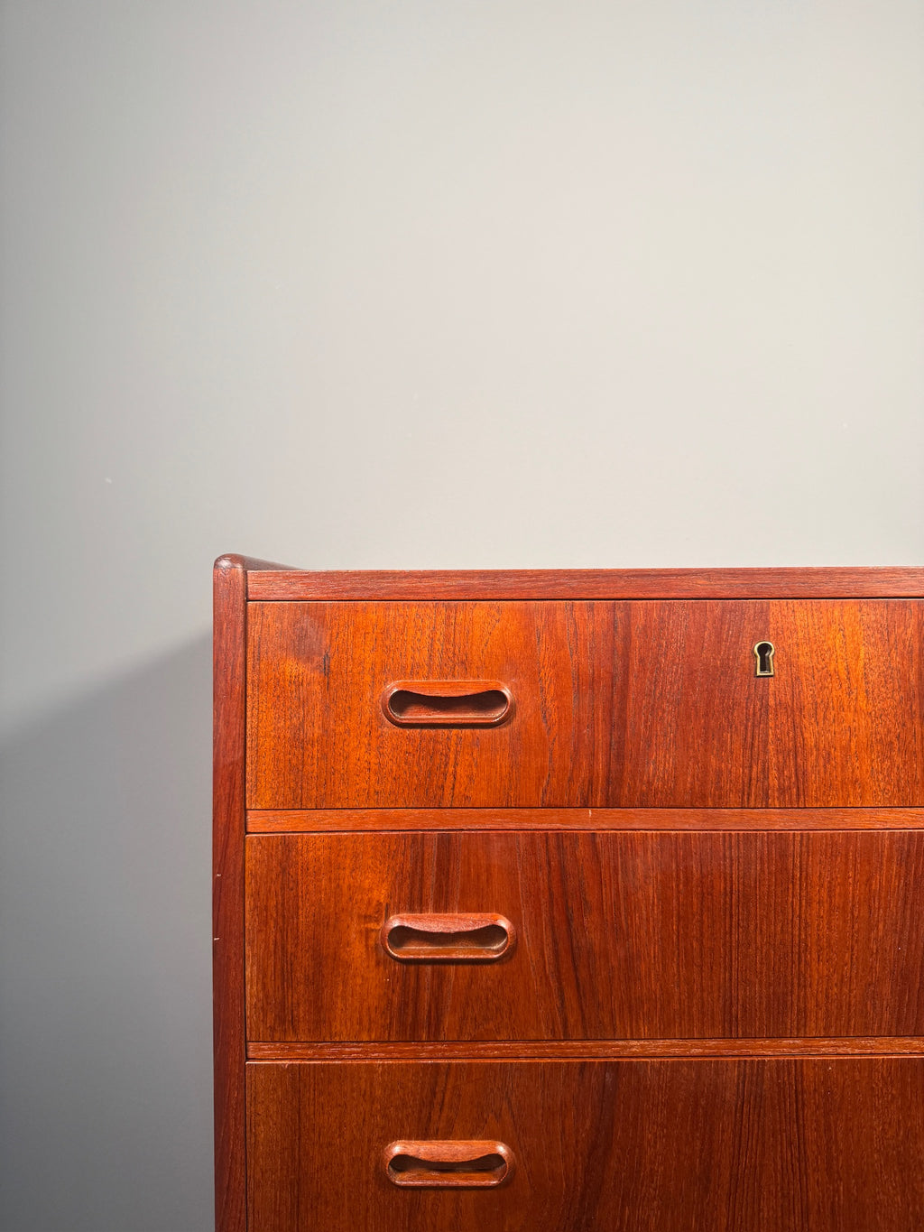 Cassettiera in teak anni 70