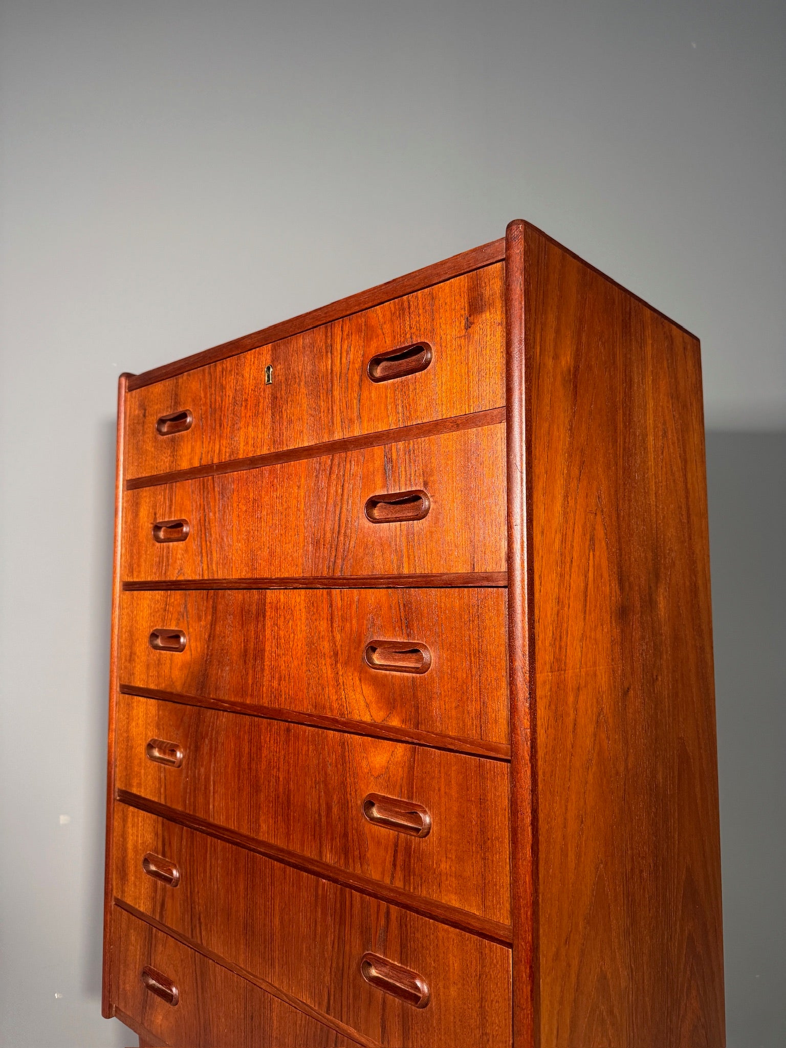 Cassettiera in teak anni 70