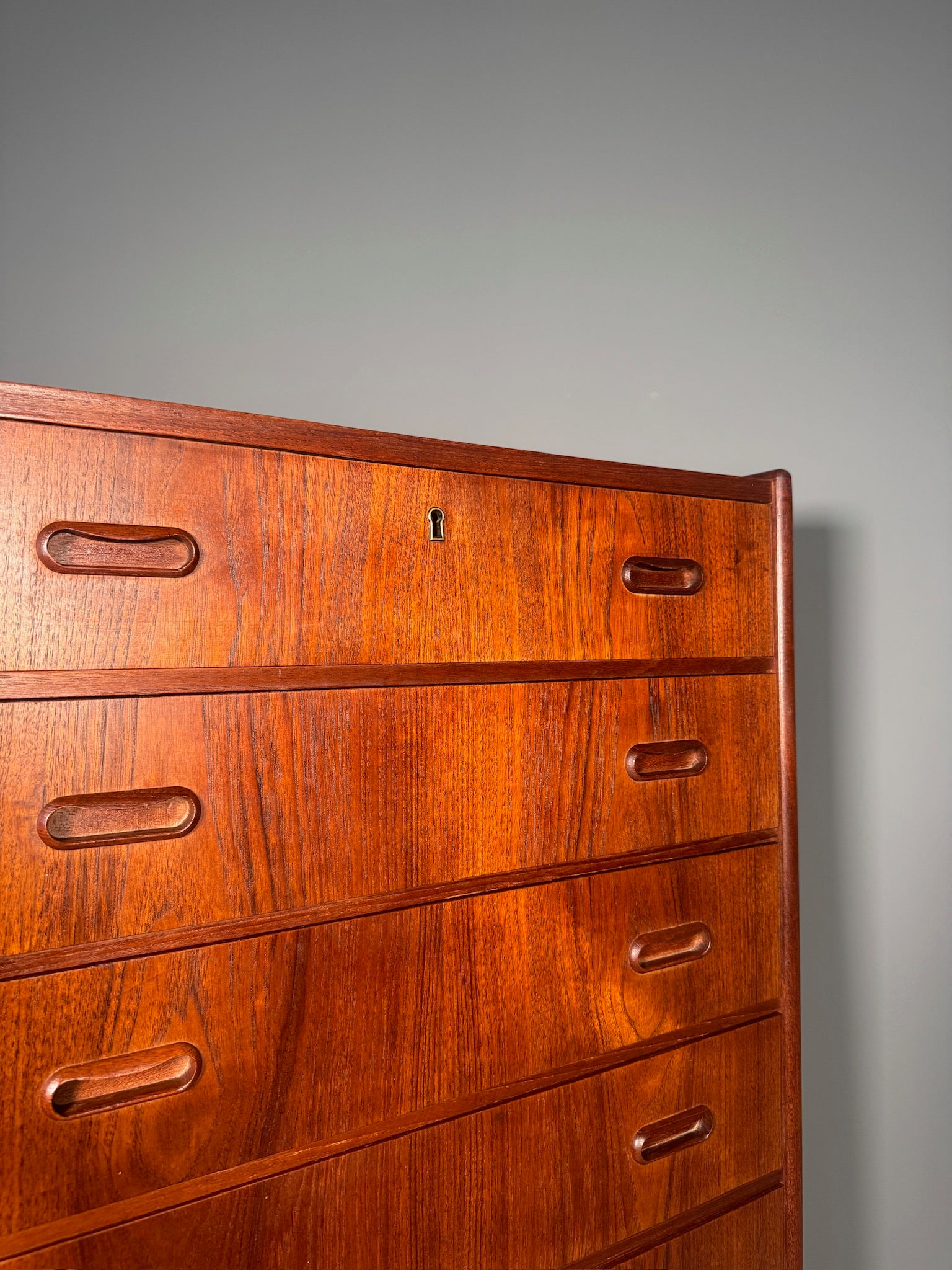 Cassettiera in teak anni 70