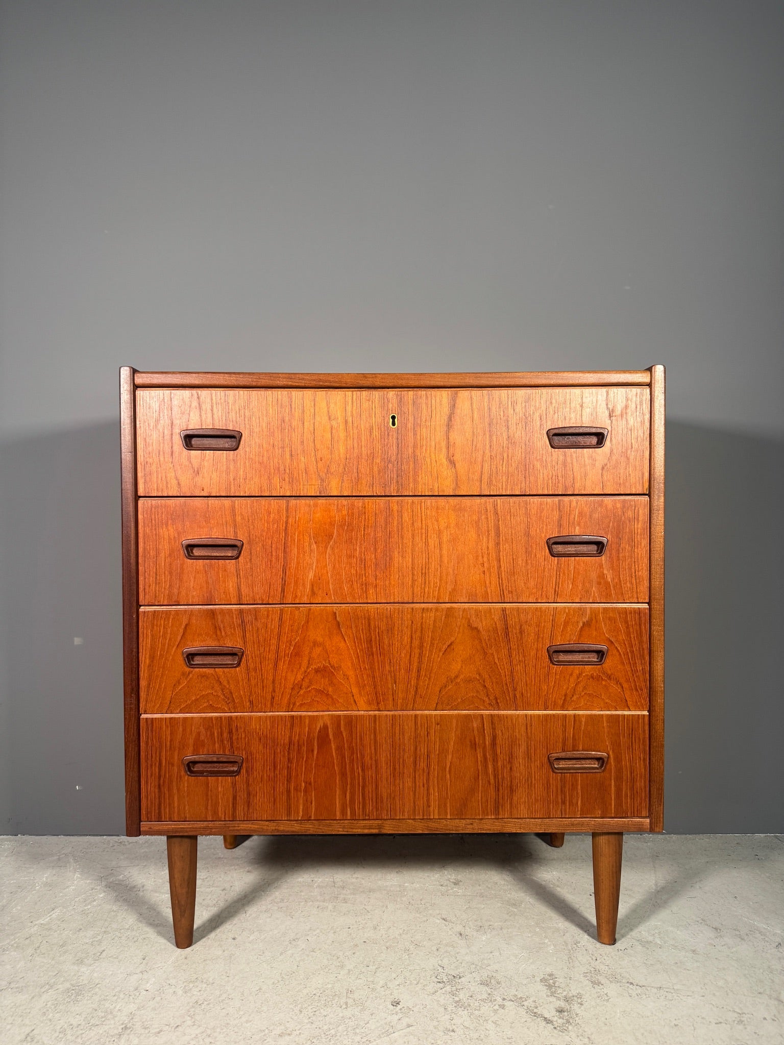 Cassettiera in teak anni 60