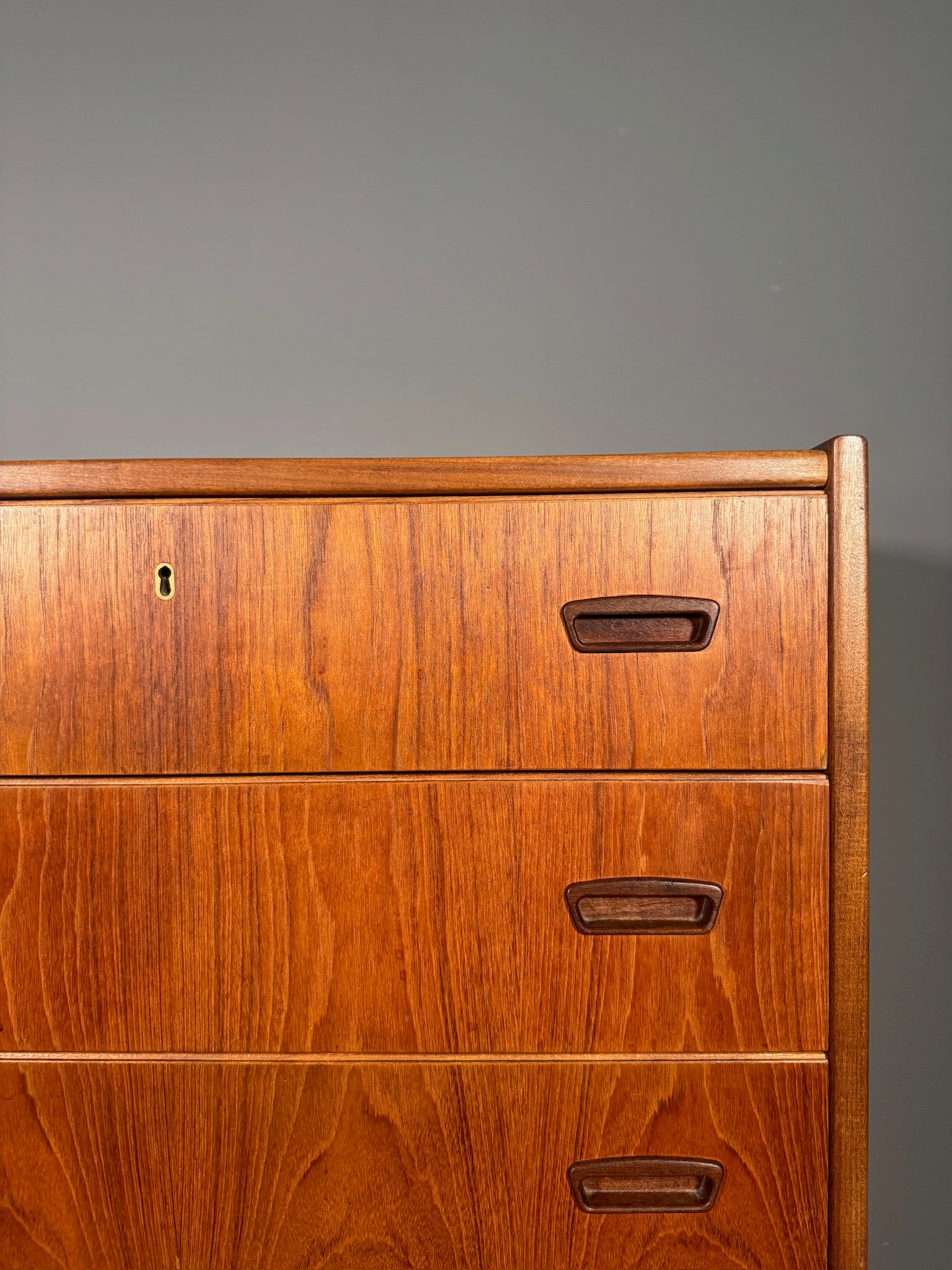 Cassettiera in teak anni 60