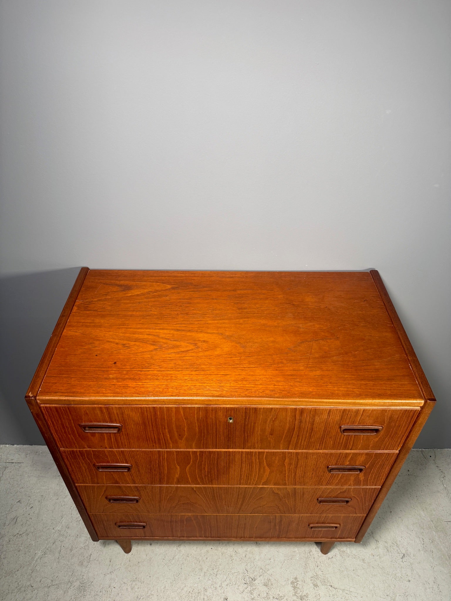 Cassettiera in teak anni 60