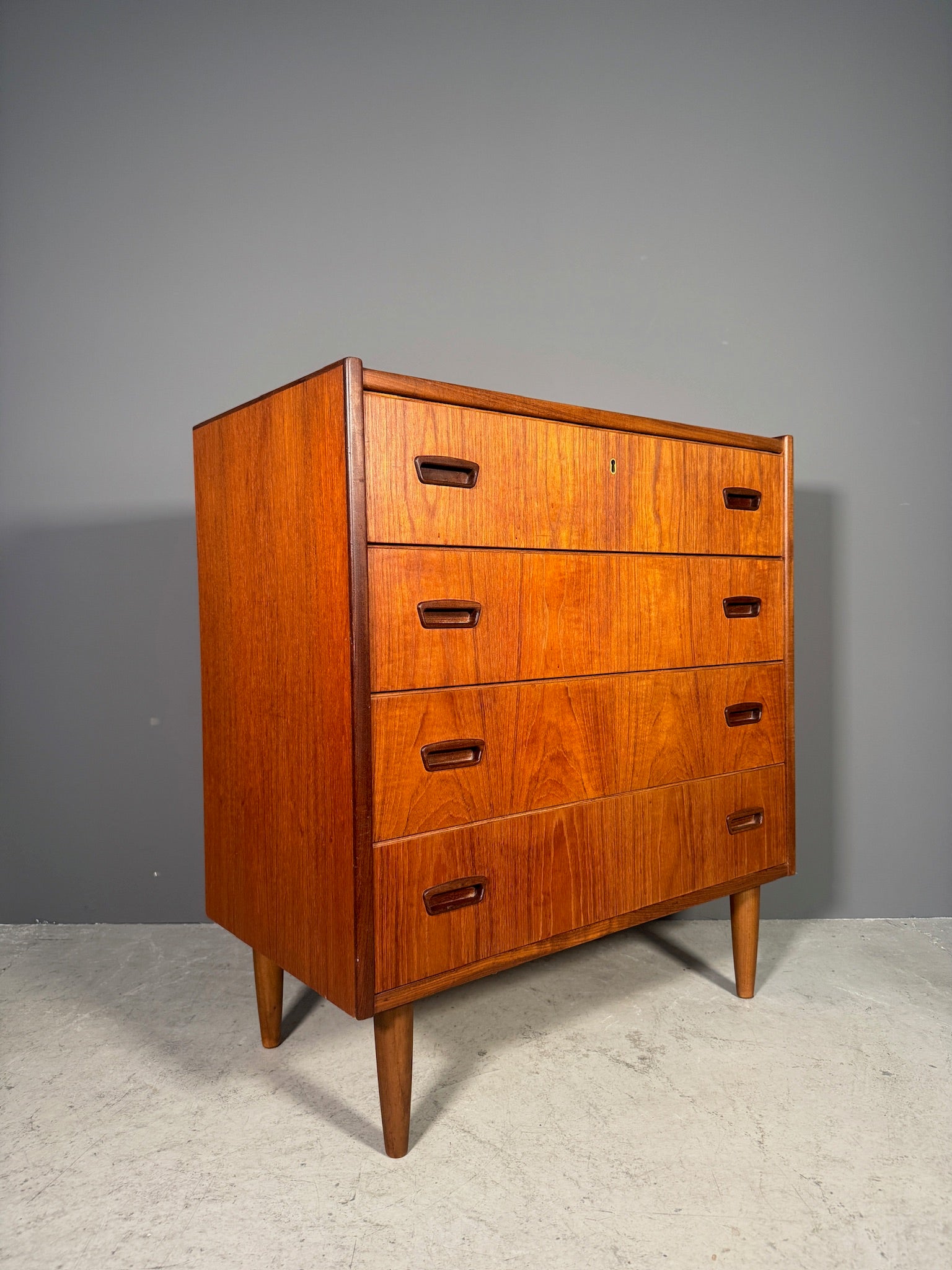 Cassettiera in teak anni 60