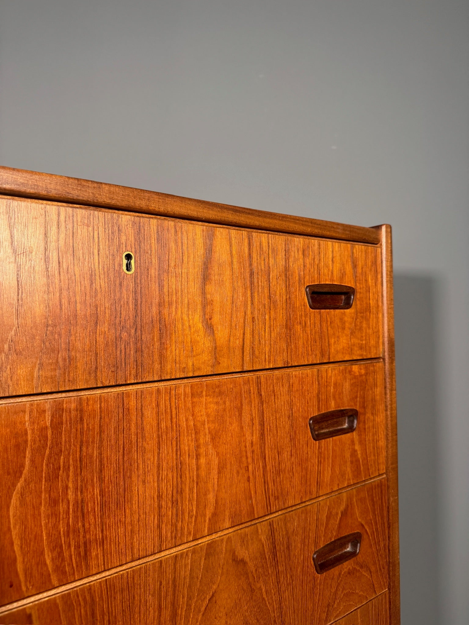 Cassettiera in teak anni 60