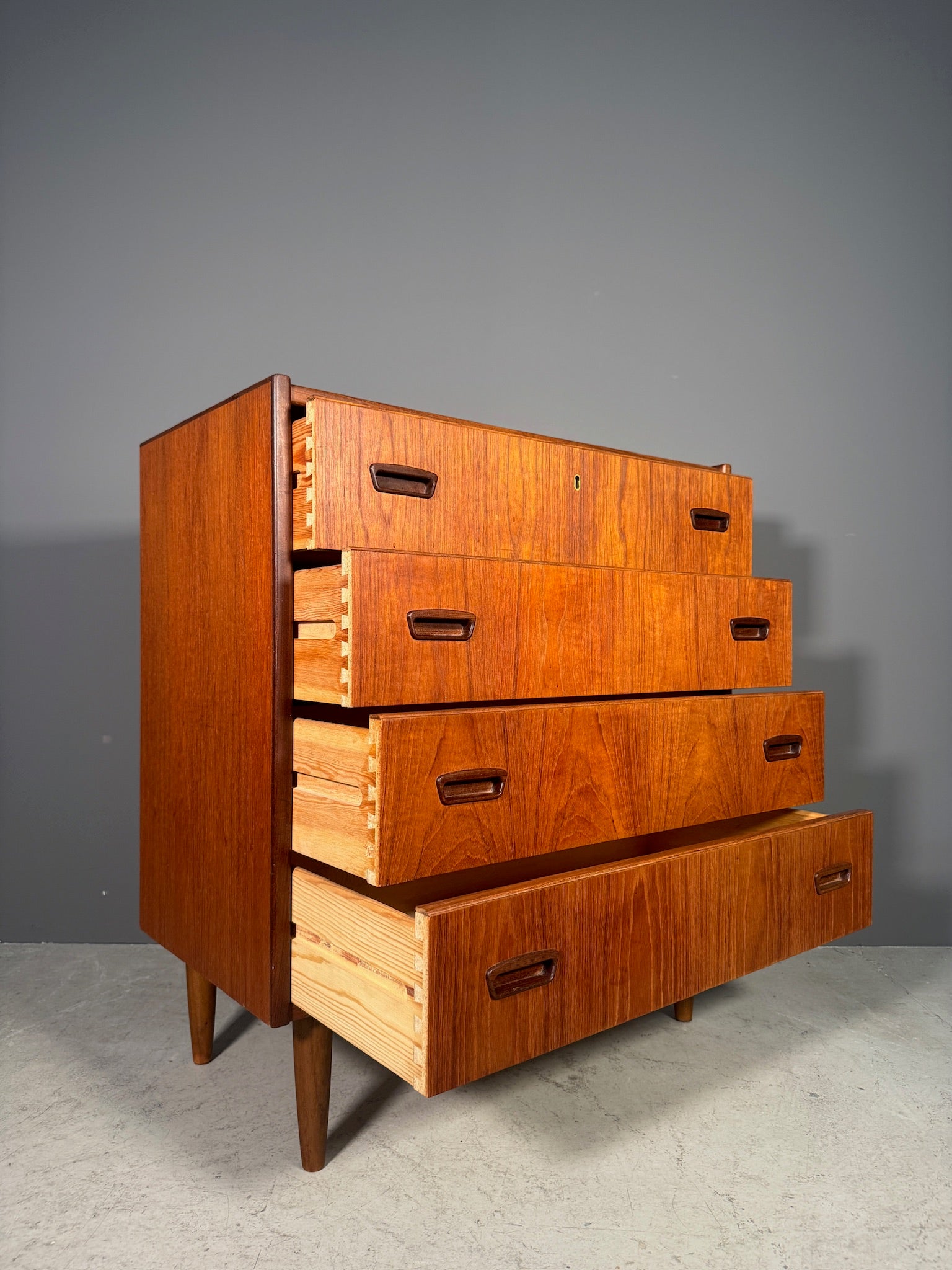 Cassettiera in teak anni 60