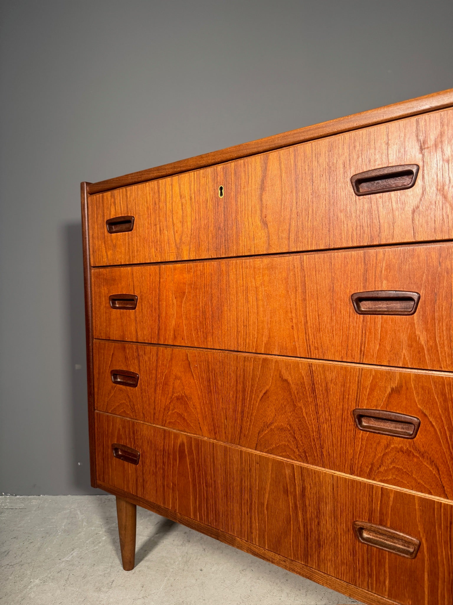 Cassettiera in teak anni 60