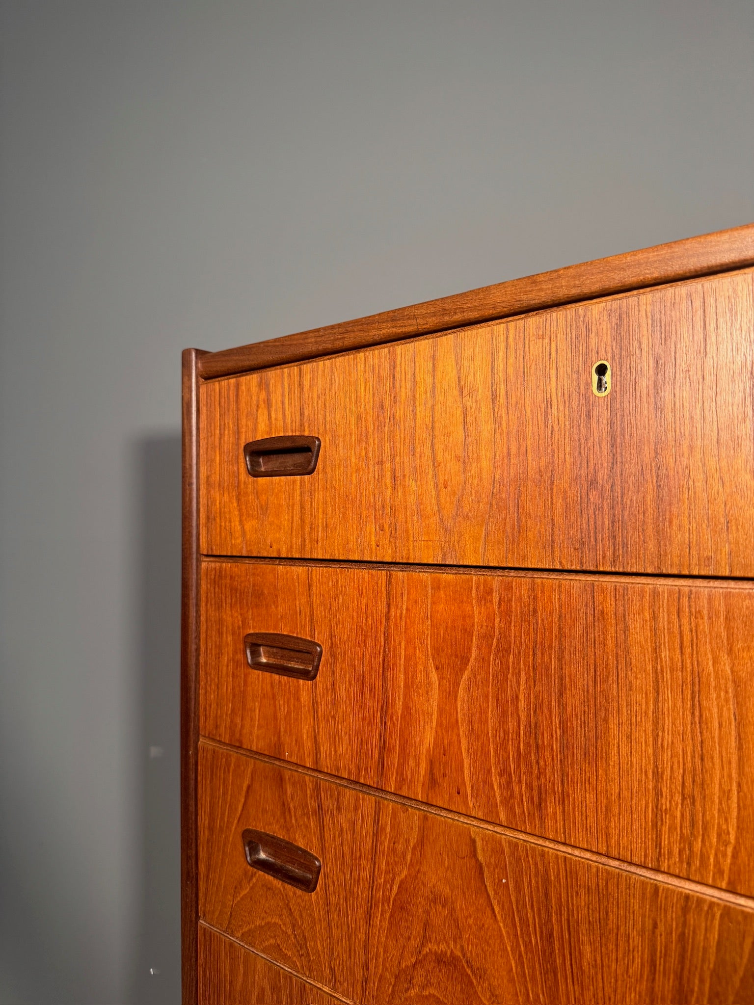 Cassettiera in teak anni 60