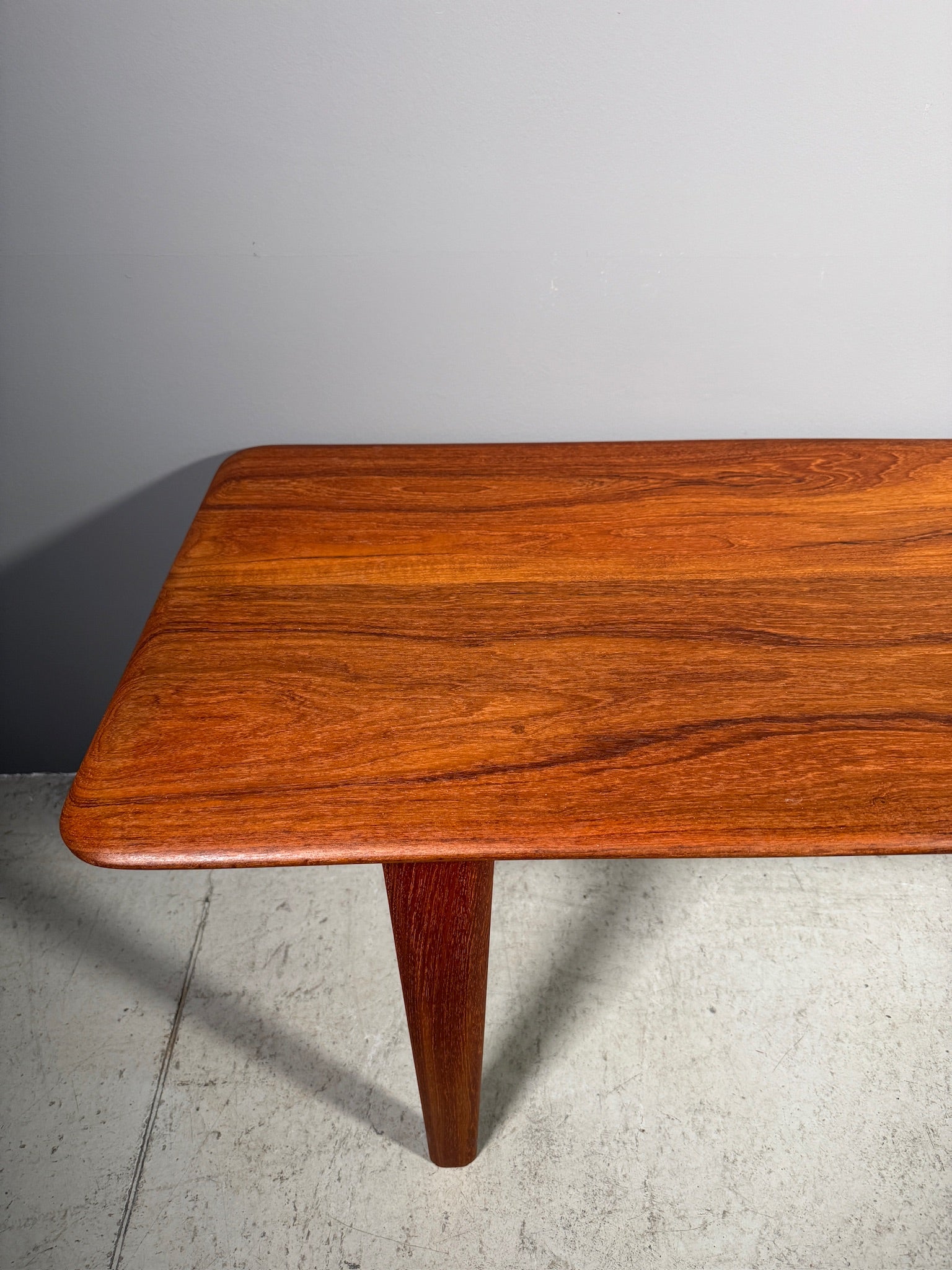 Tavolino danese in teak