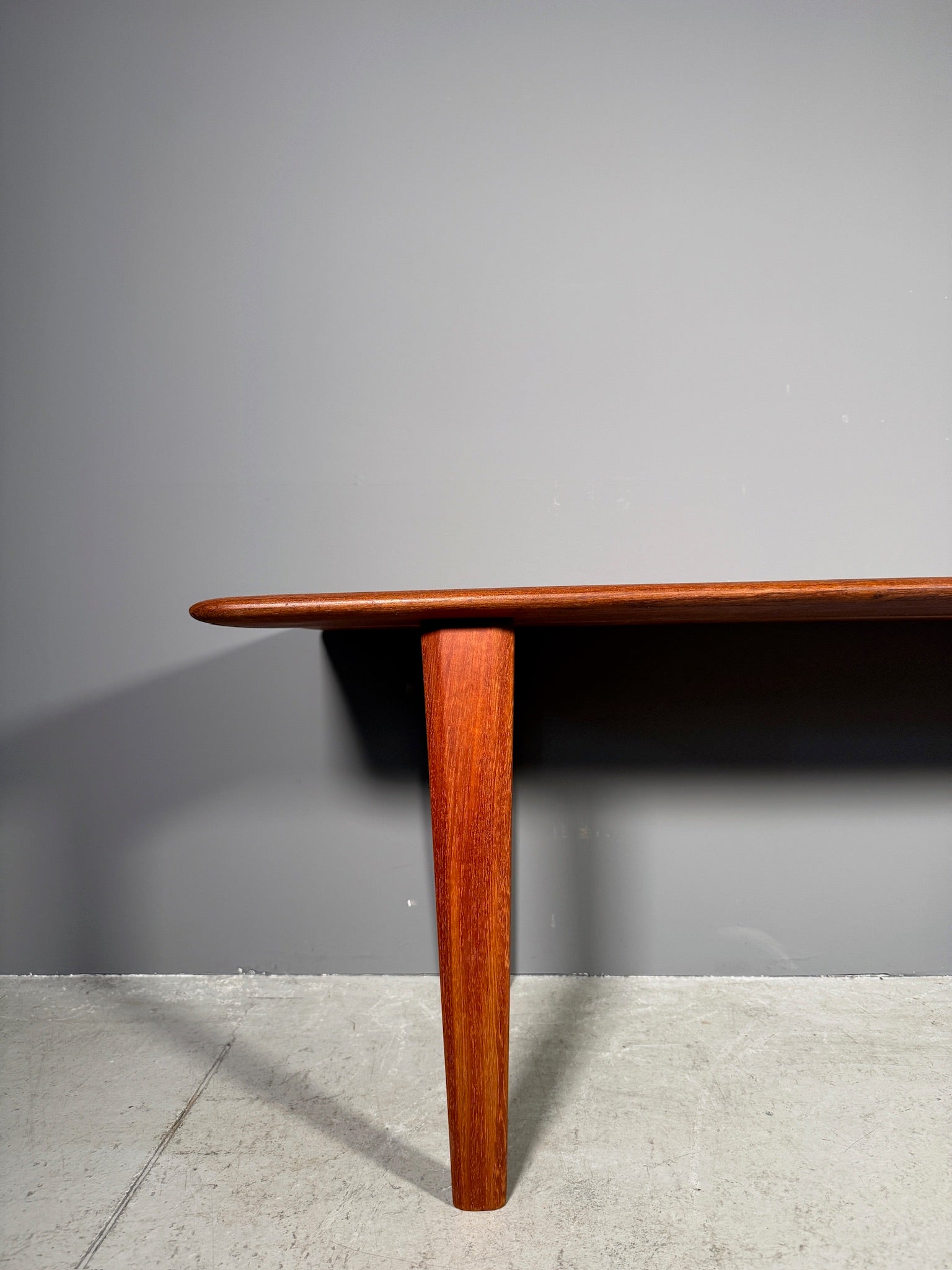 Tavolino danese in teak