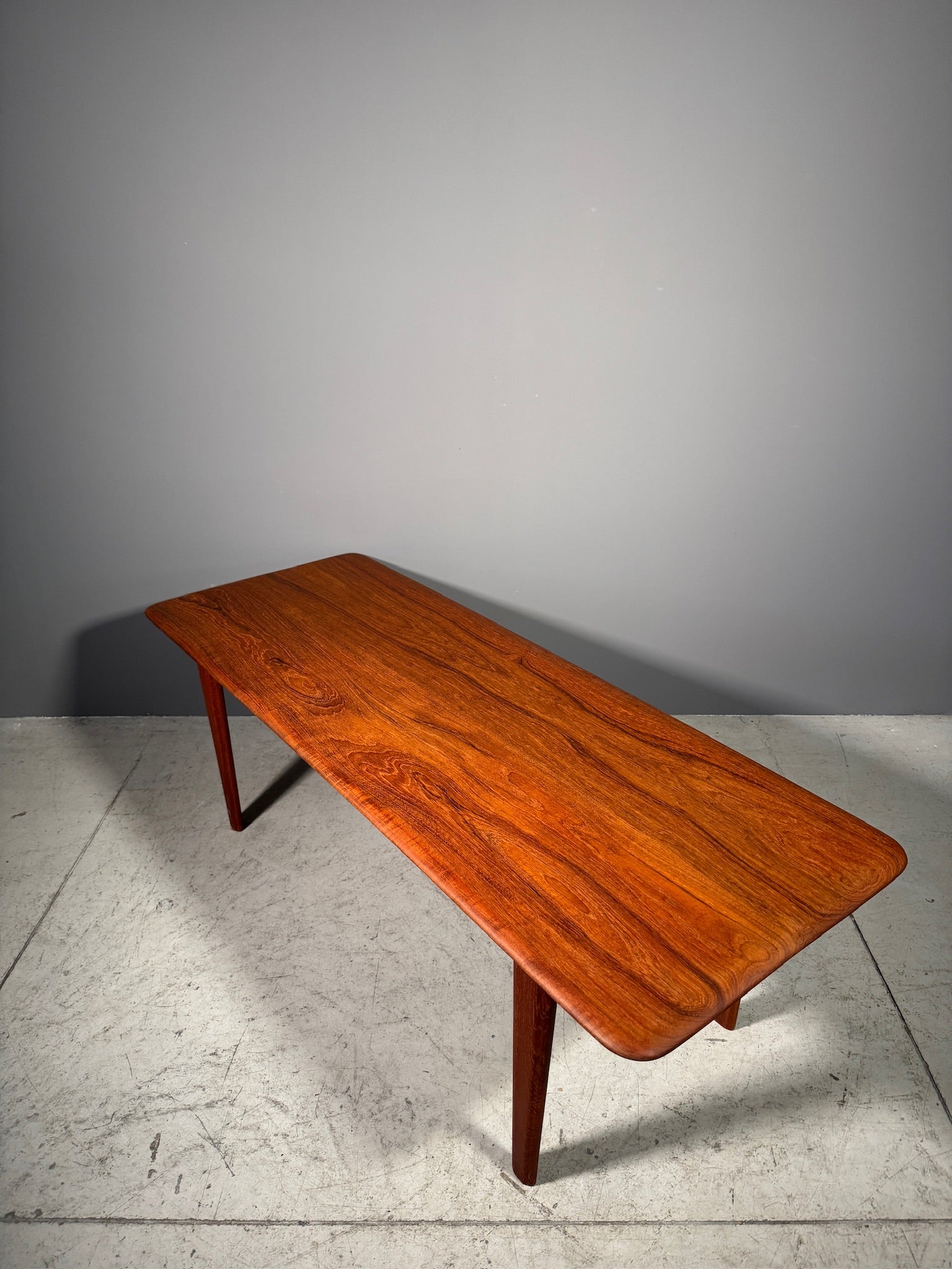 Tavolino danese in teak