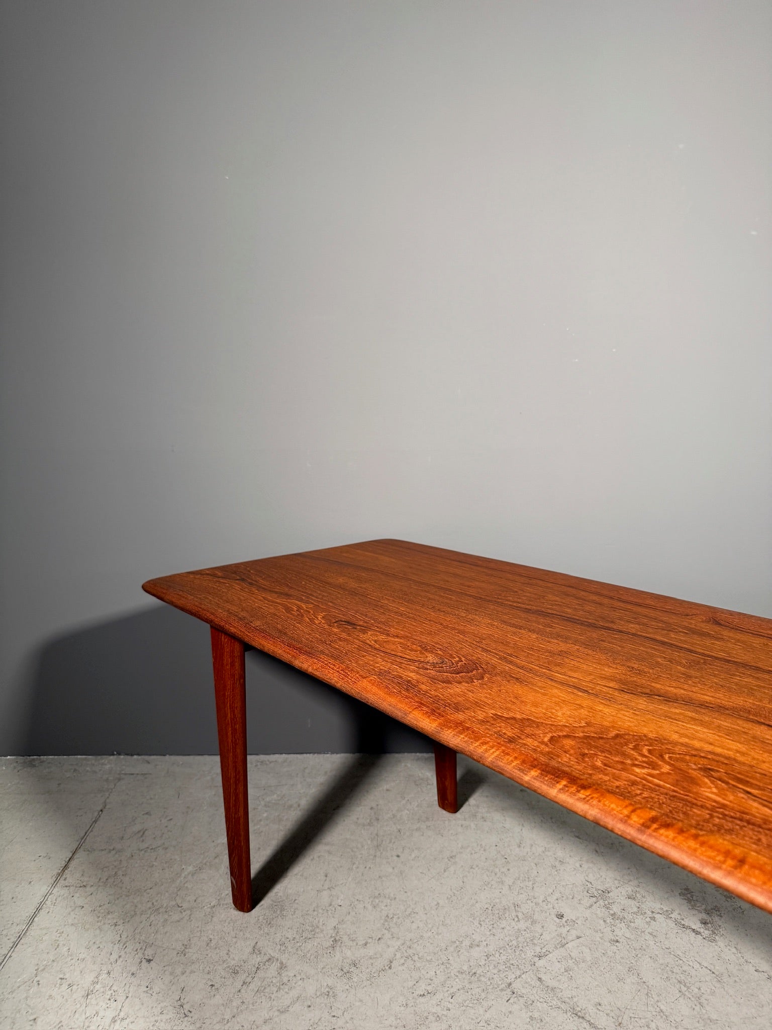 Tavolino danese in teak