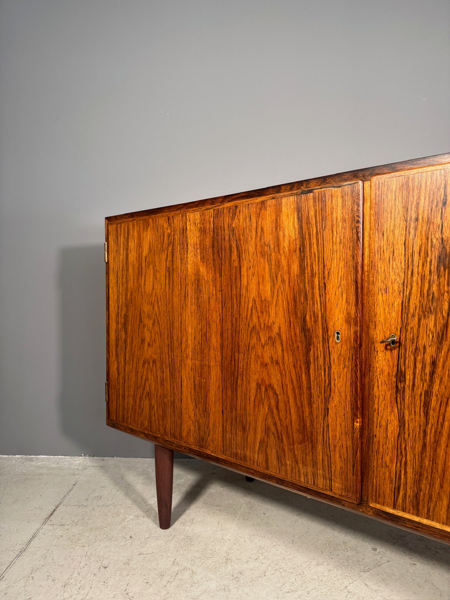 Sideboard in palissandro di Poul Hundevad