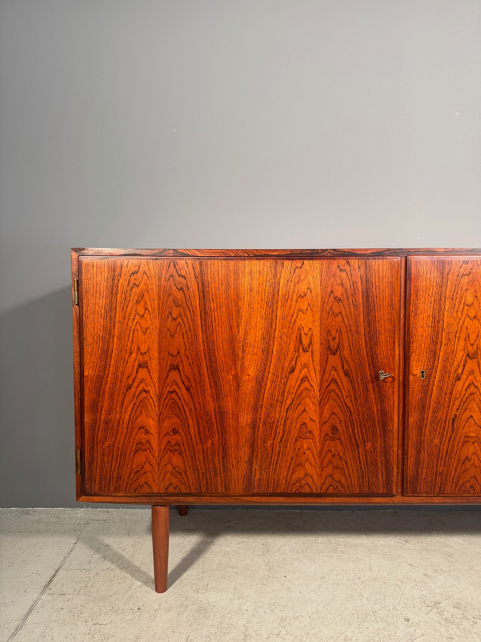 Sideboard in palissandro di Poul Hundevad