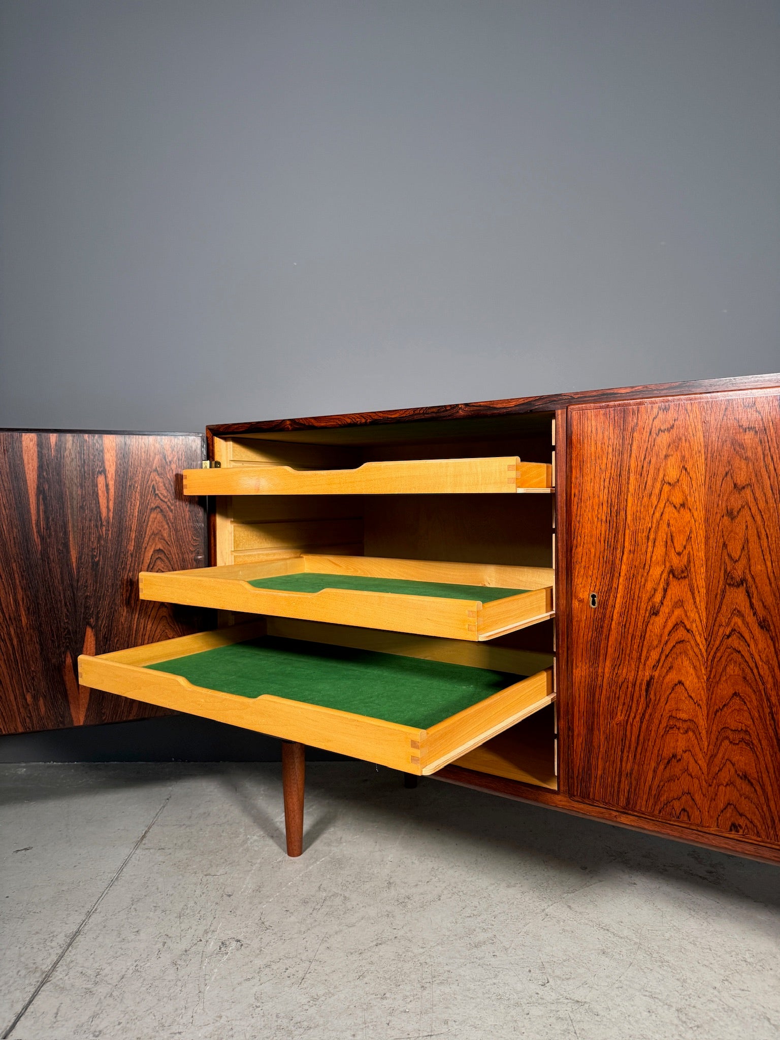 Sideboard in palissandro di Poul Hundevad
