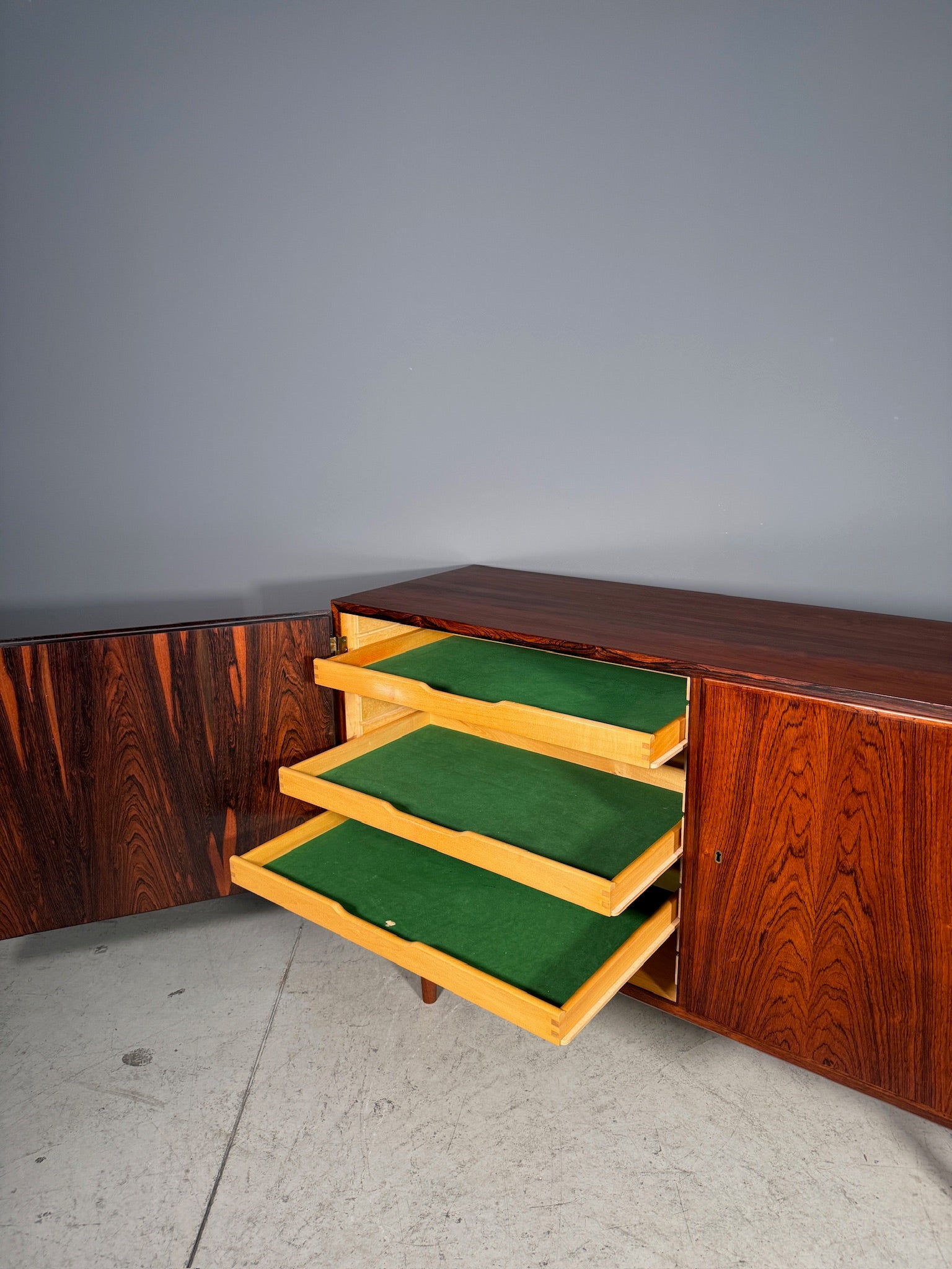 Sideboard in palissandro di Poul Hundevad