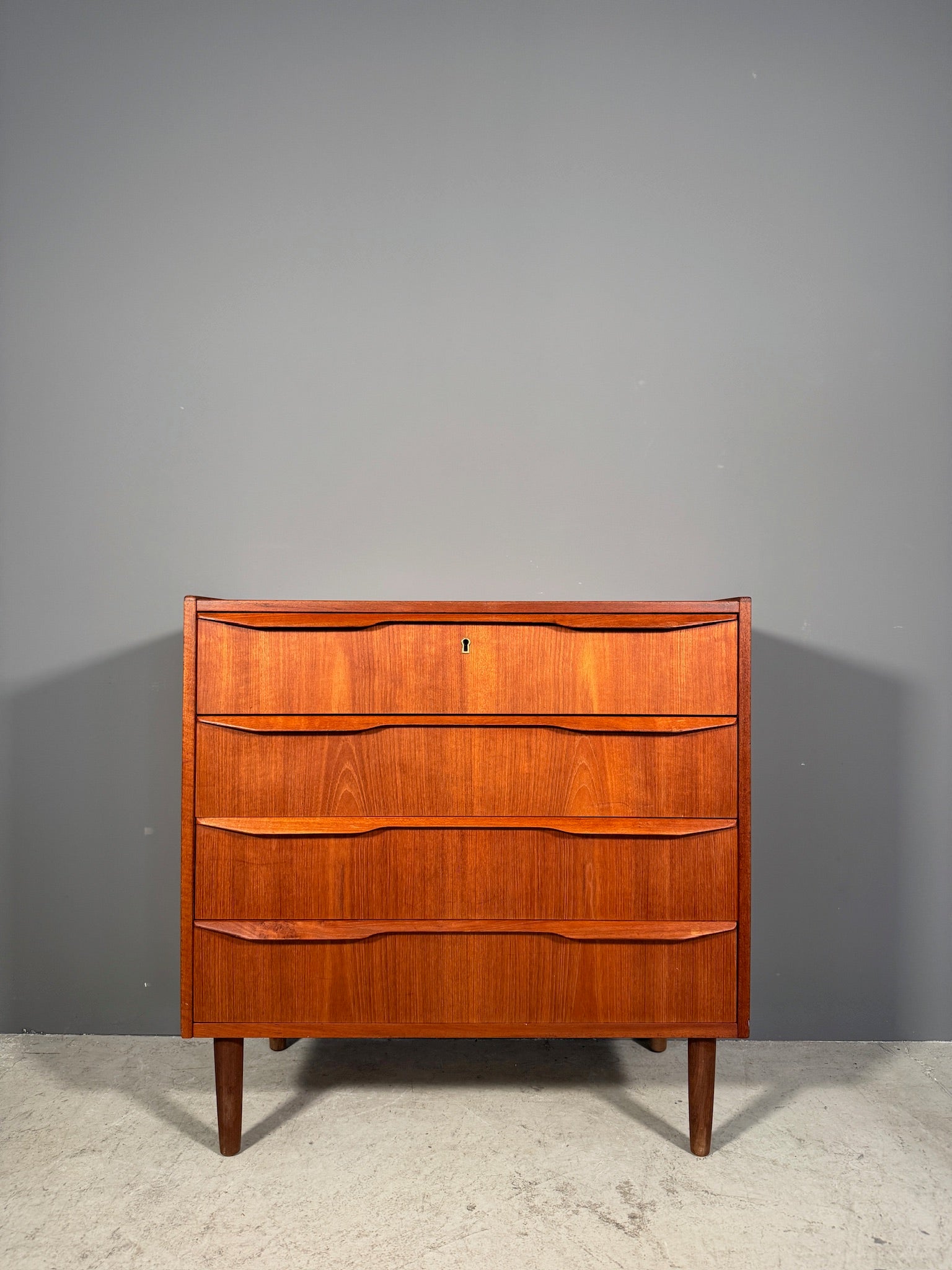 Cassettiera danese in teak