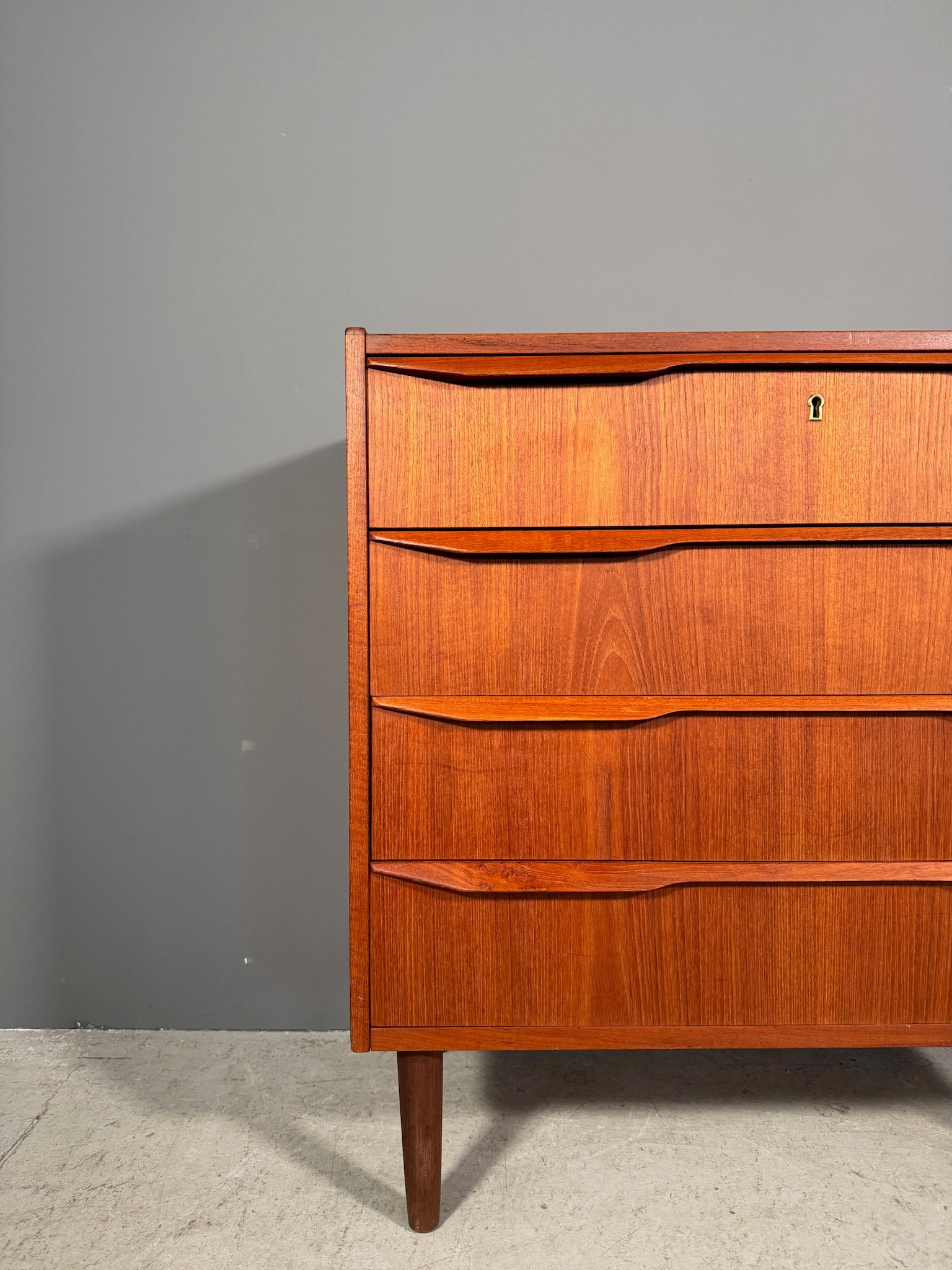 Cassettiera danese in teak