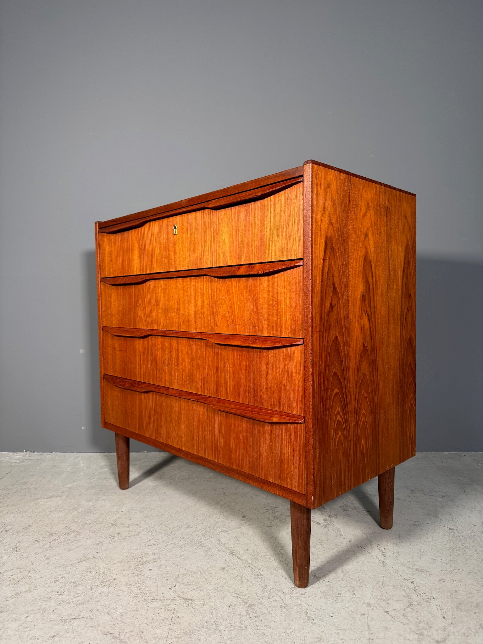 Cassettiera danese in teak