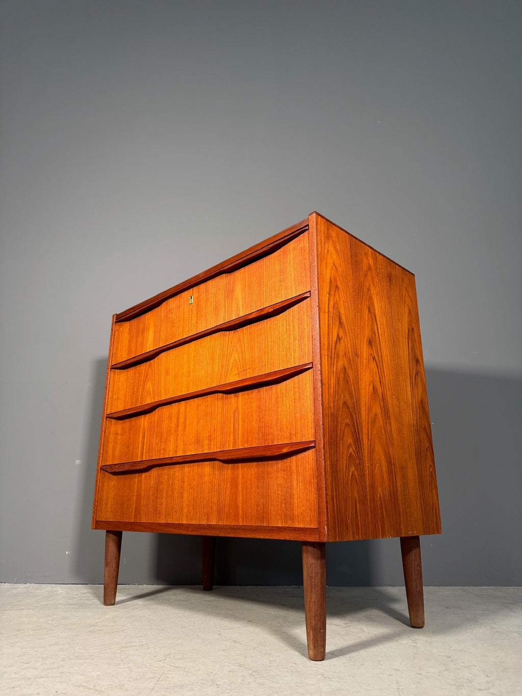 Cassettiera danese in teak