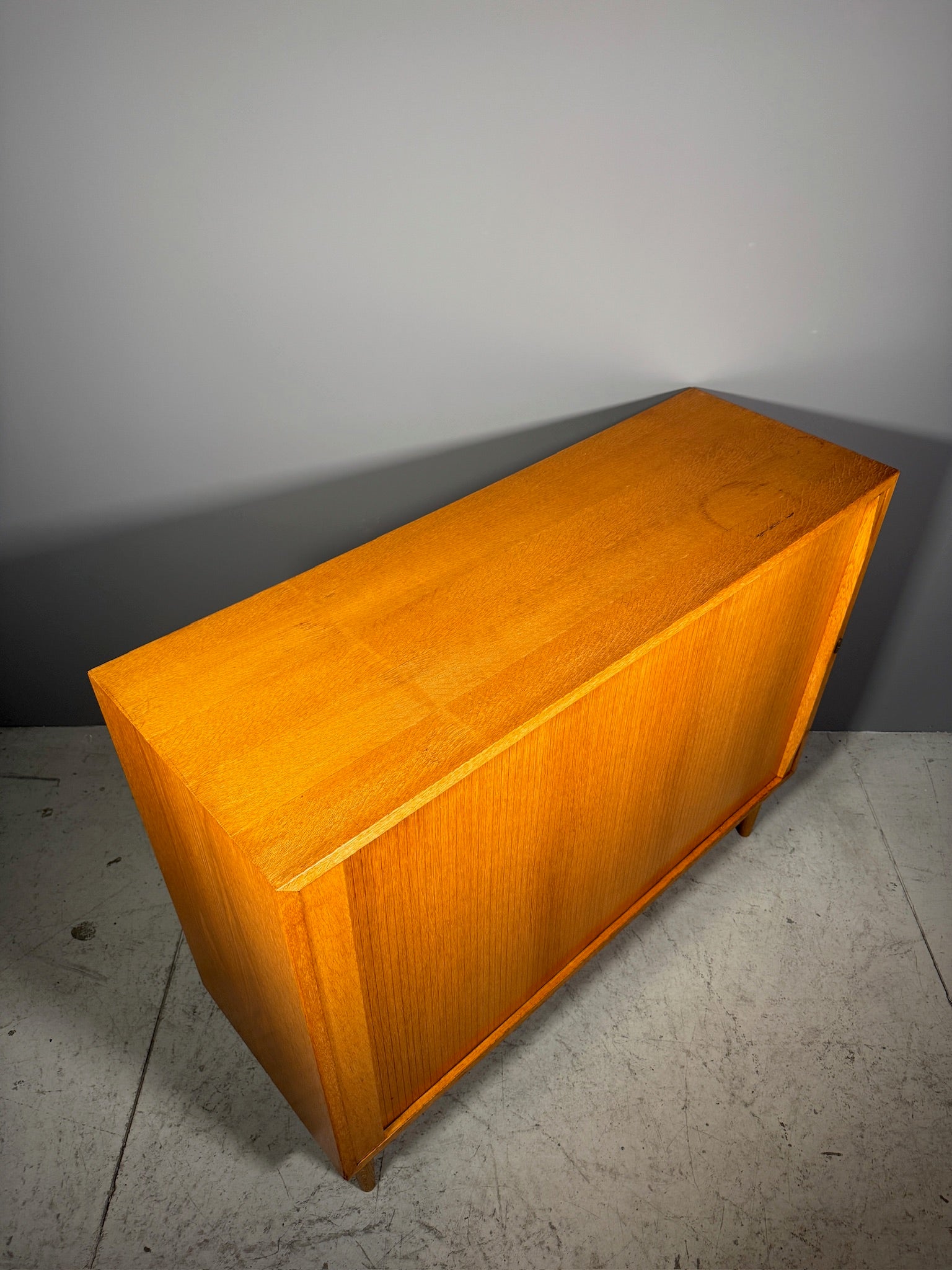 Sideboard con serrandina laterale