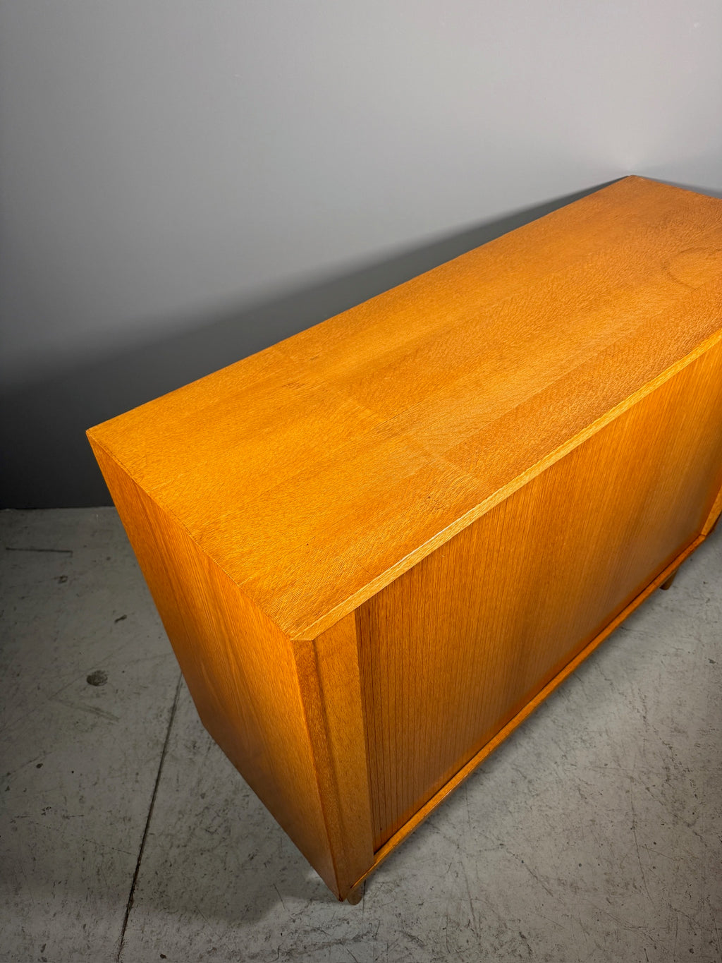 Sideboard con serrandina laterale