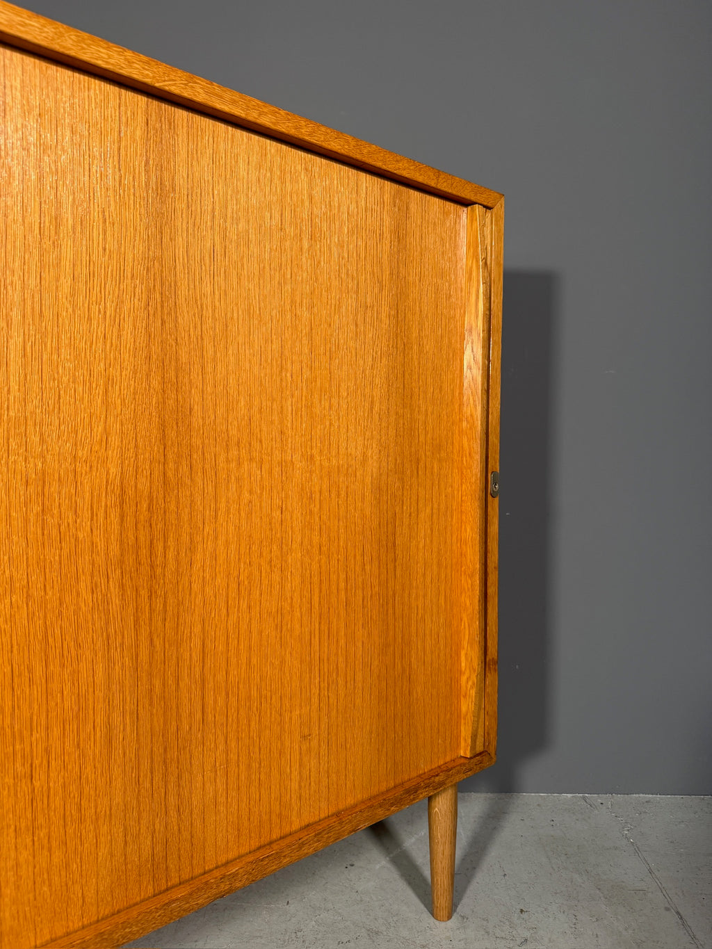 Sideboard con serrandina laterale