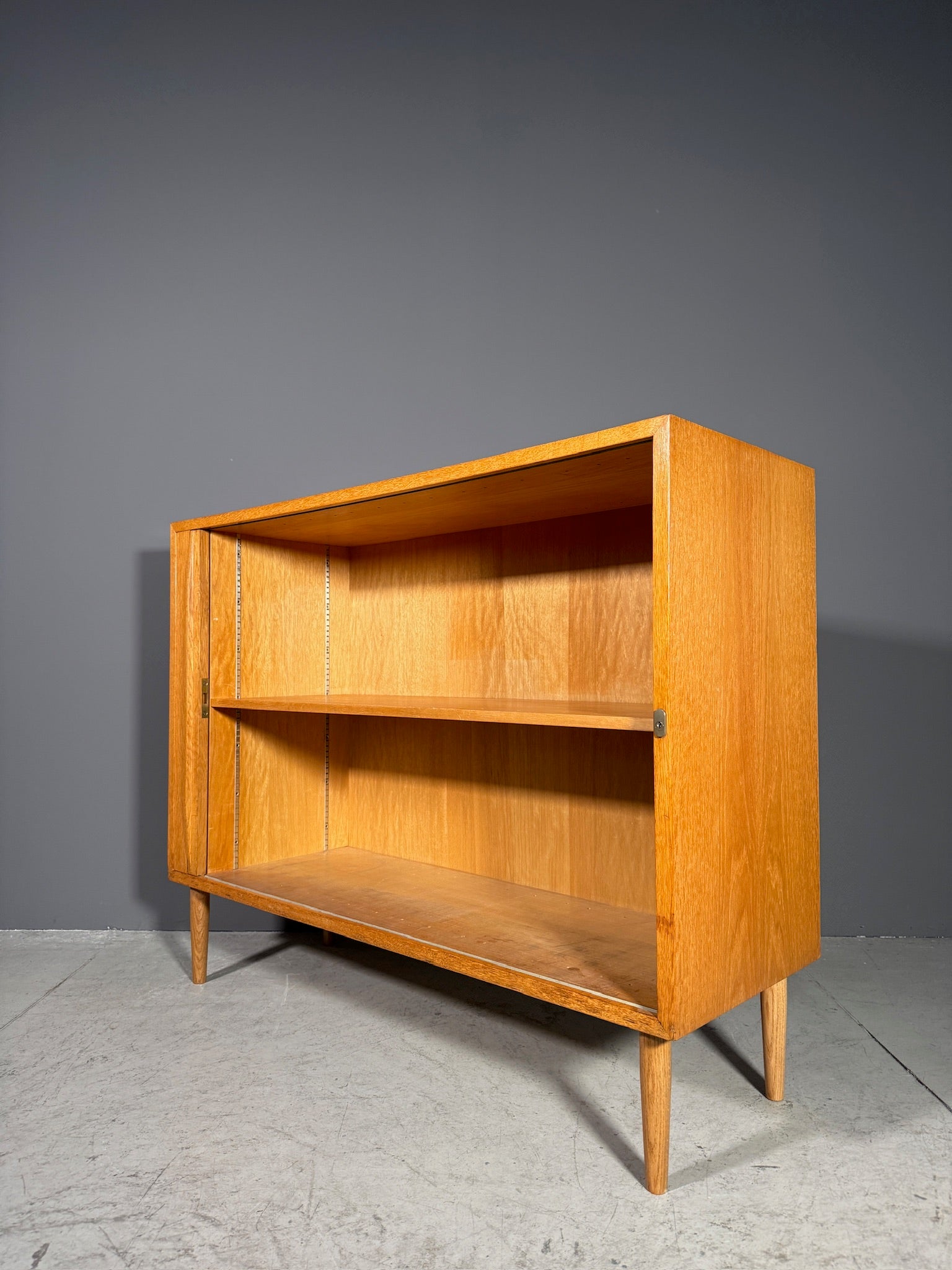 Sideboard con serrandina laterale