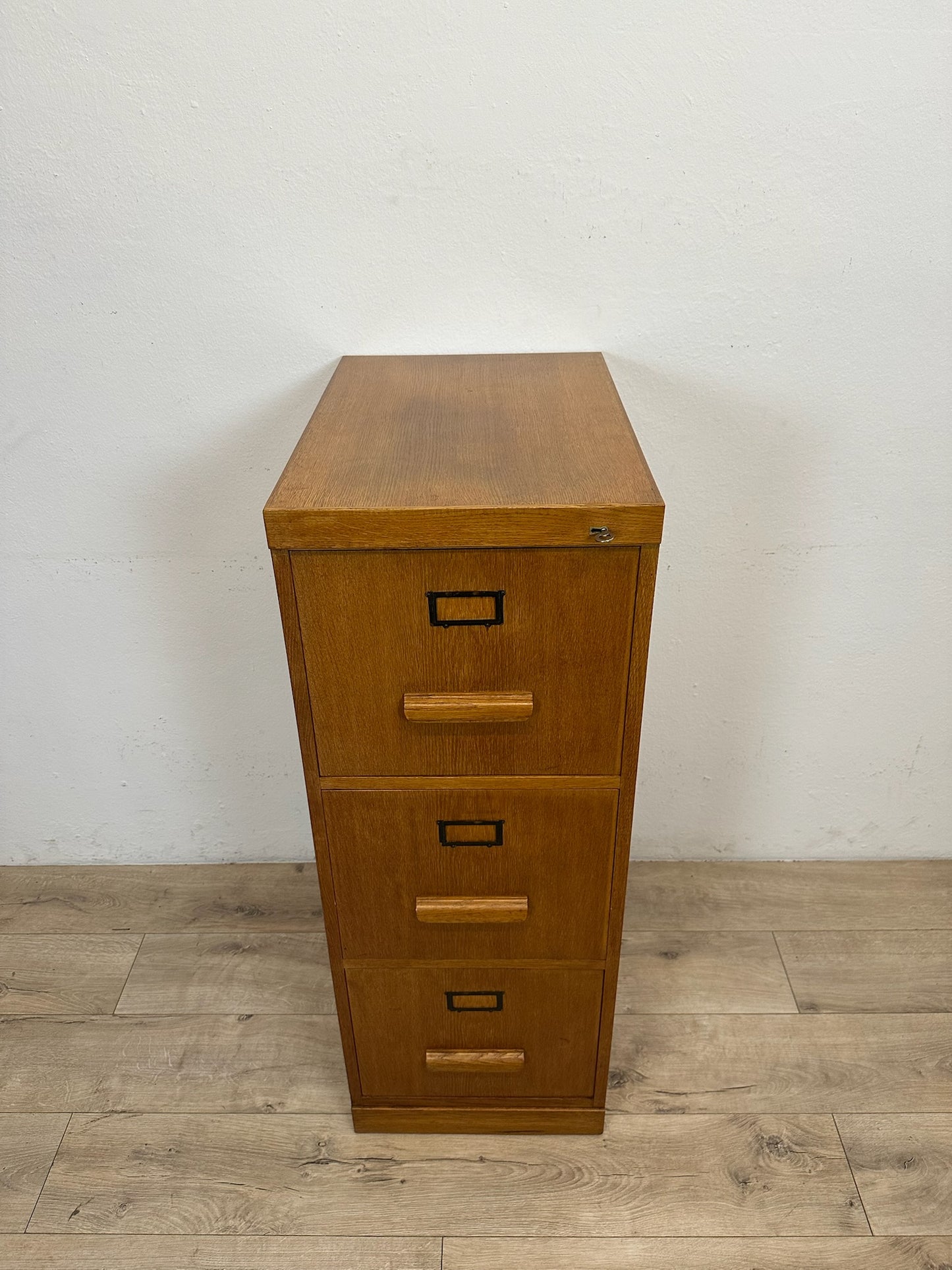 Schedario in rovere anni 60